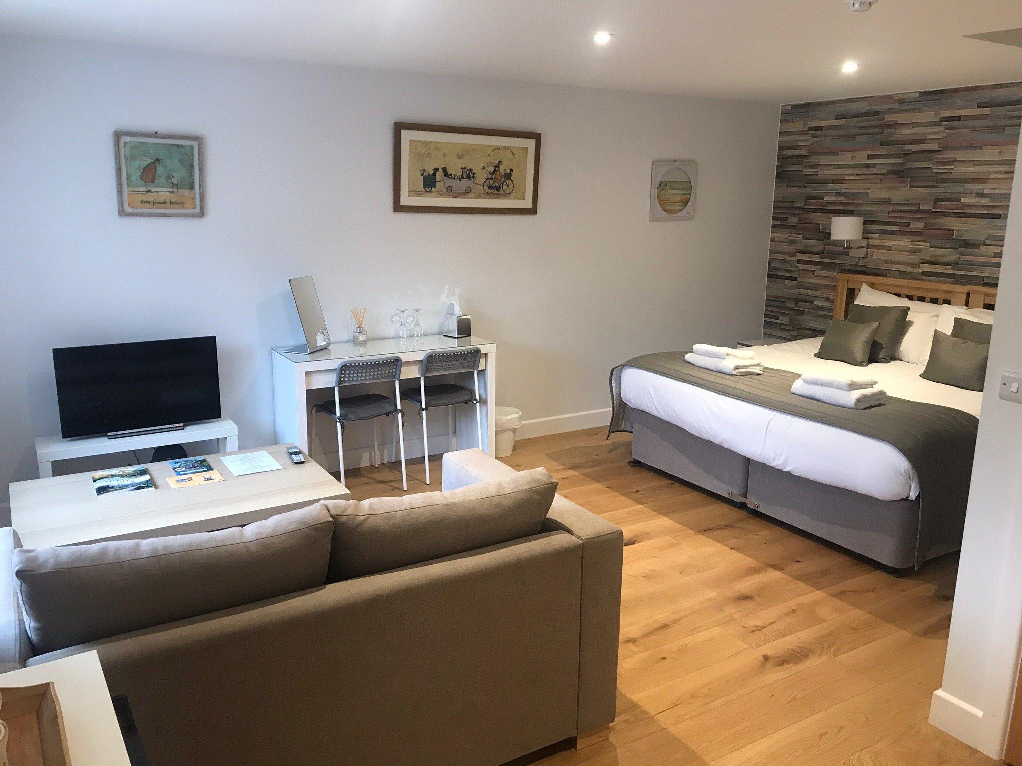 Hamilton Arms -Nava Thai