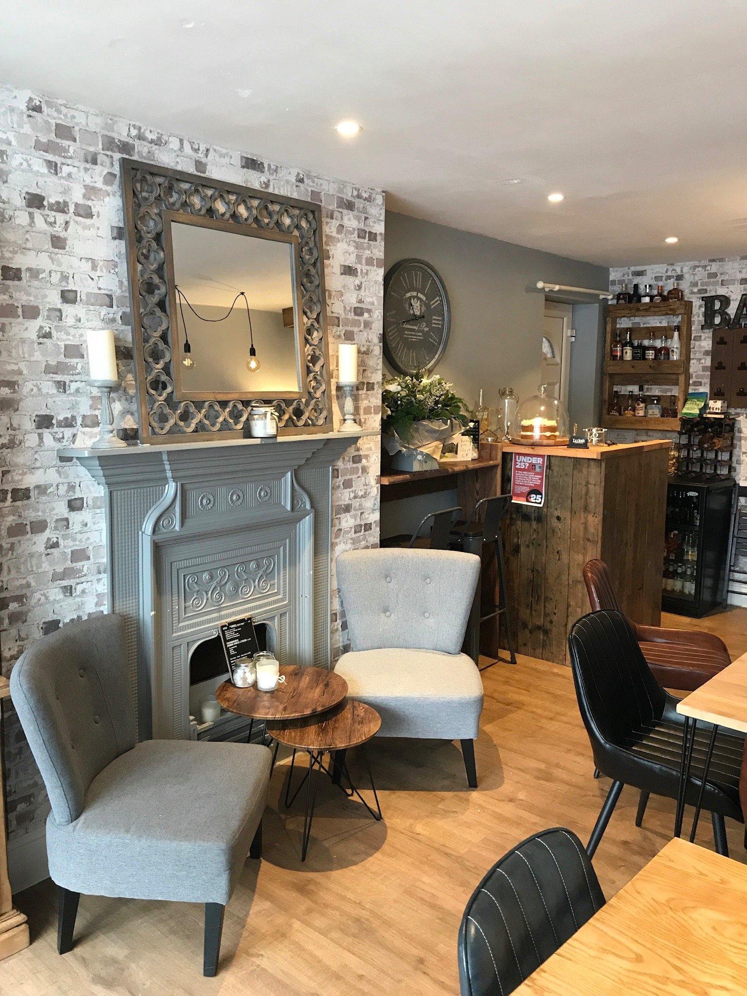 Luke's Cafe Wine Bar