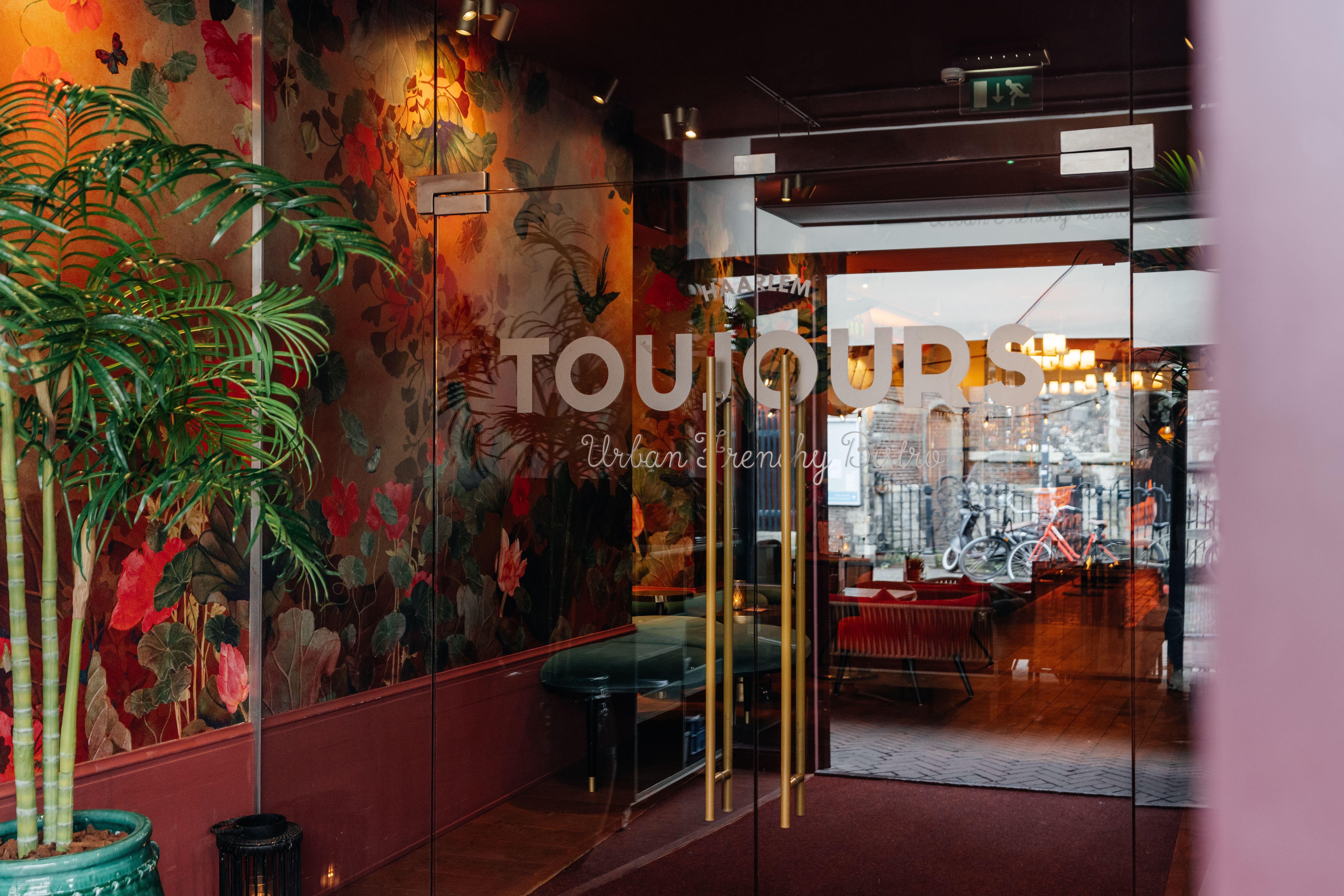 Urban Frenchy Bistro Toujours