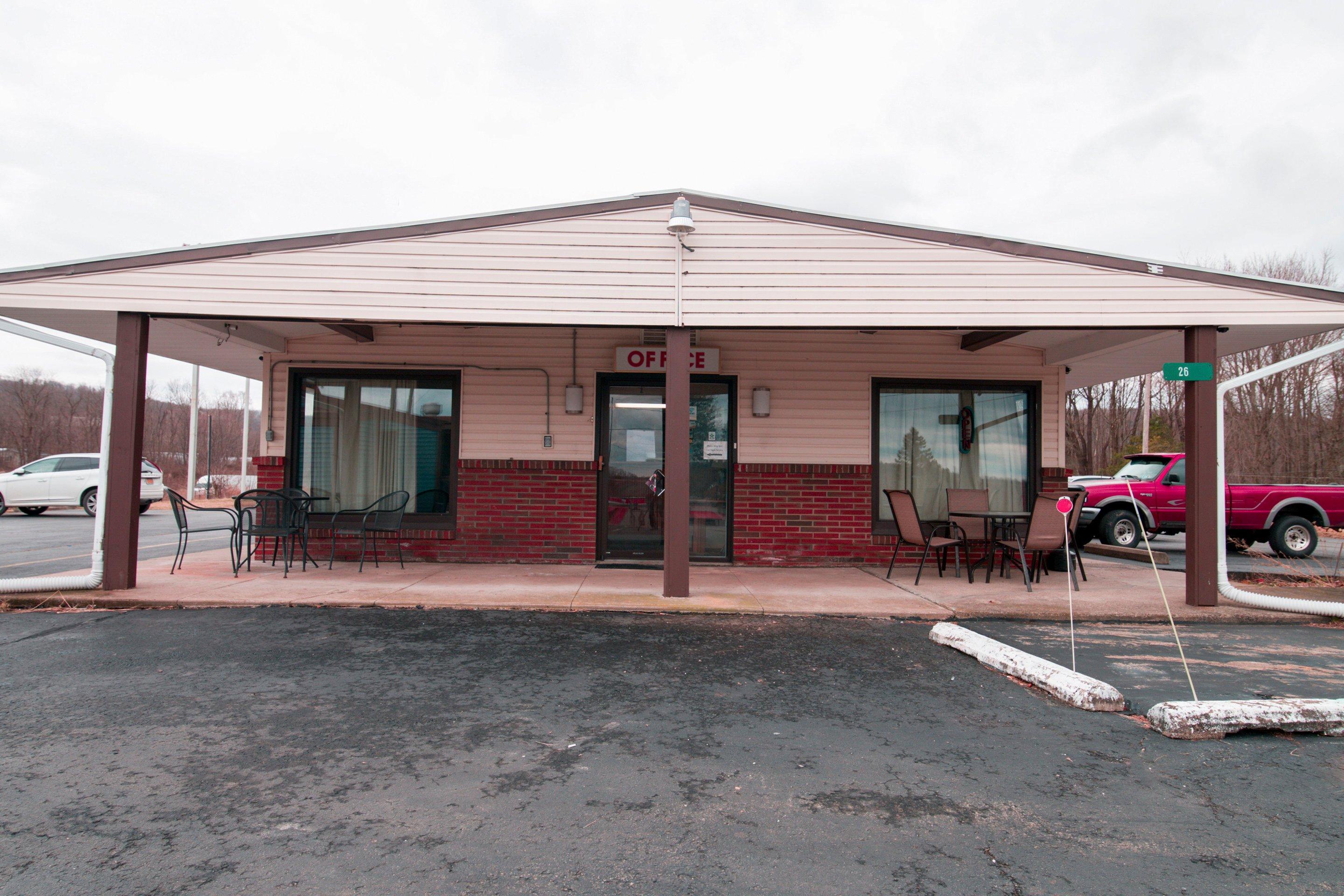 OYO Hotel Dalton PA I-81