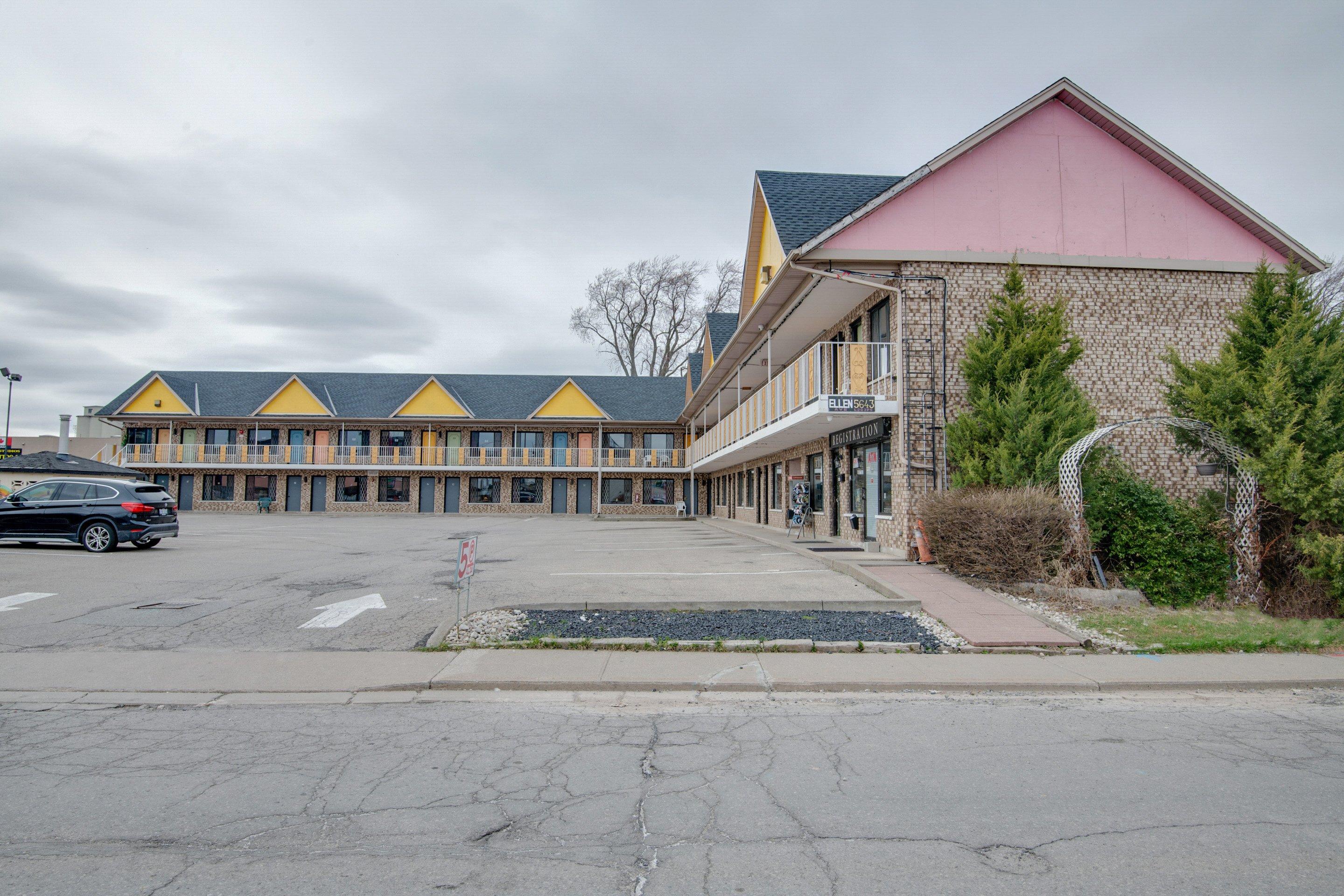 Falls Inn Near Casino Niagara By OYO