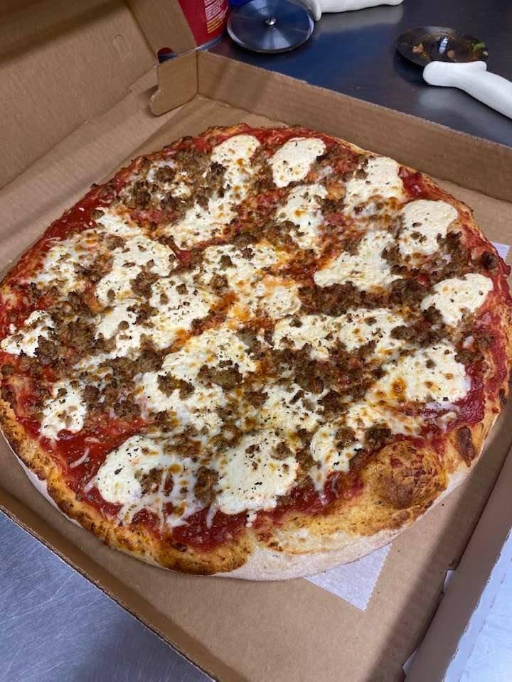 Somma Pizza Restaurant & Sports Bar