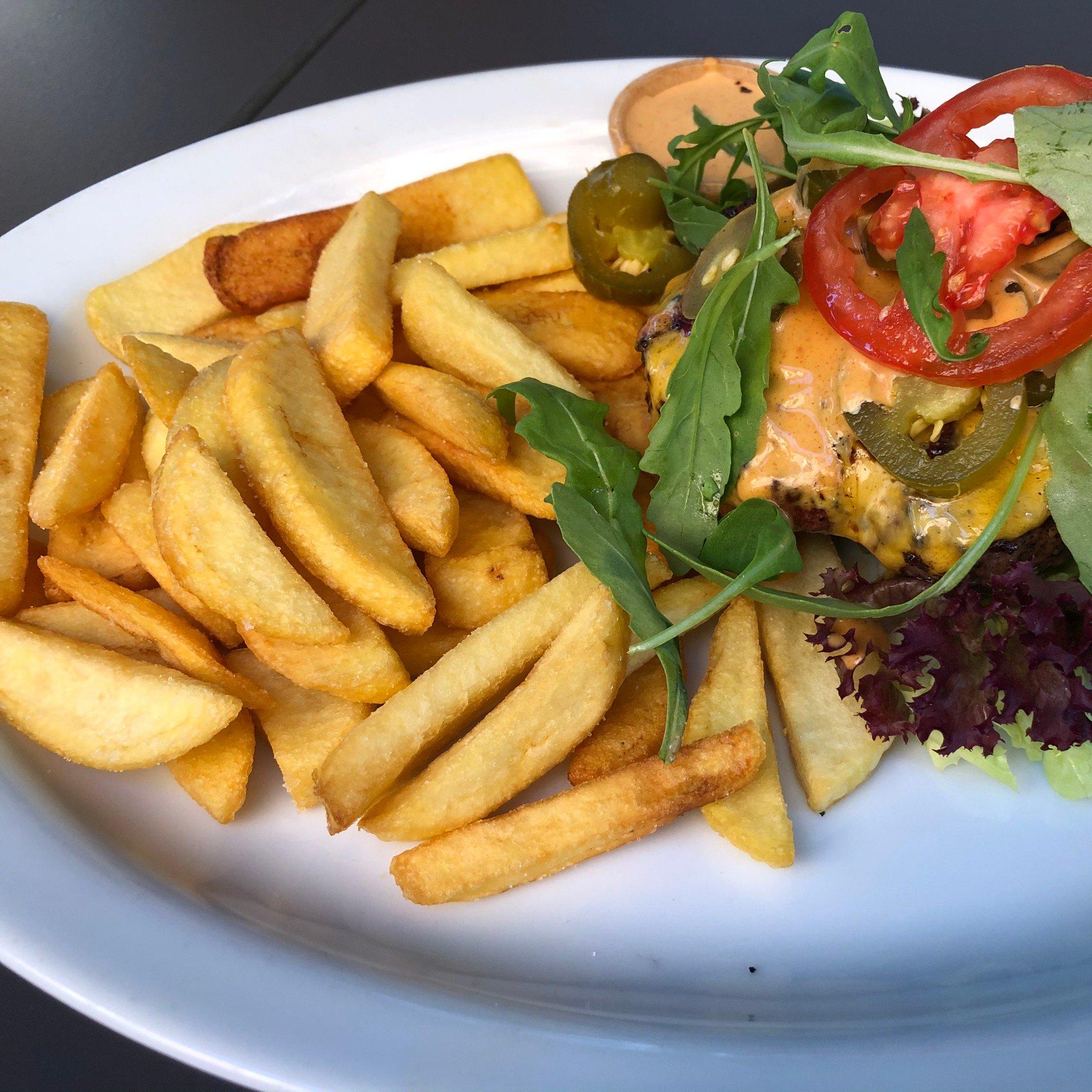 Cheers im Pfeifndurla