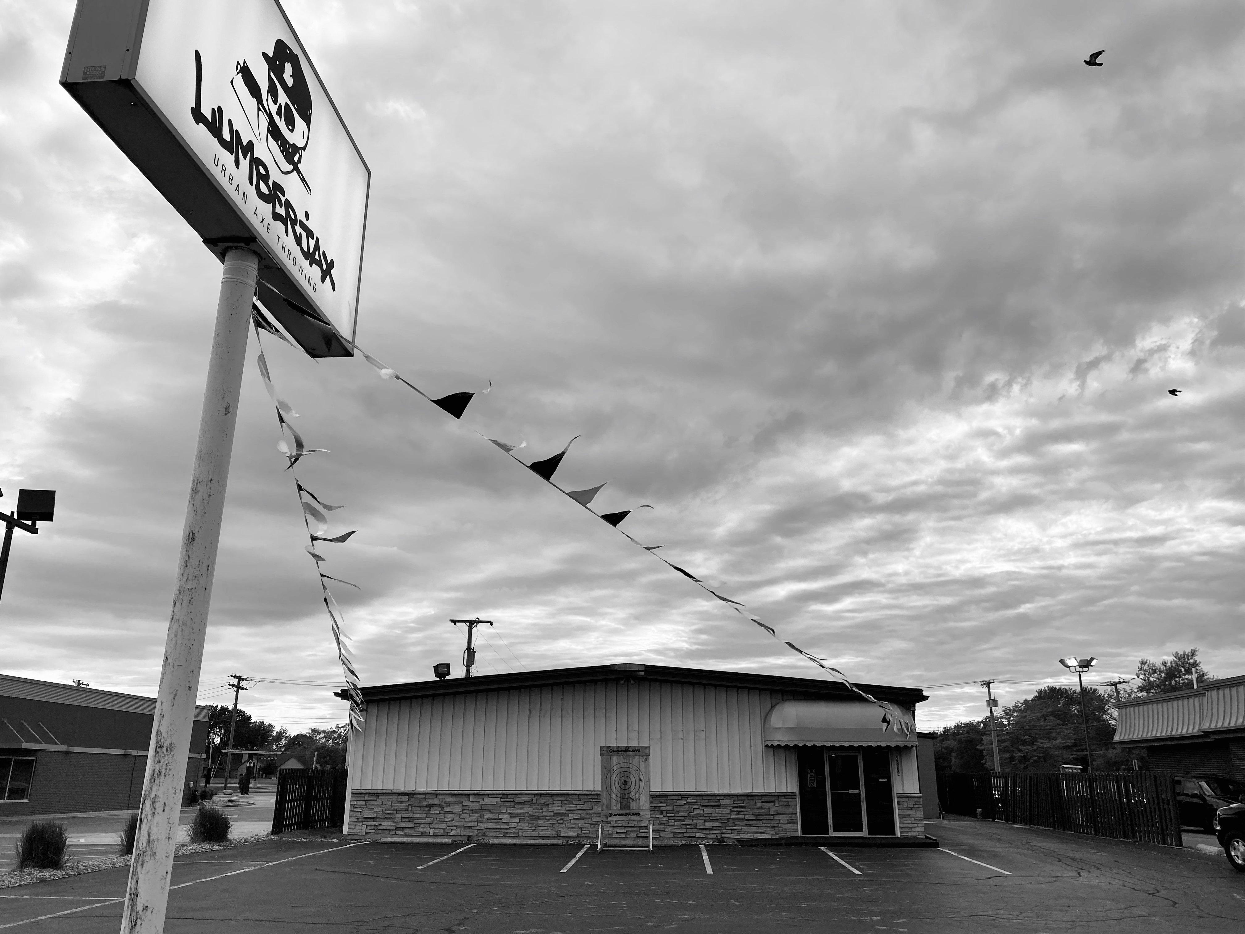 Lumberjax Urban Axe Throwing