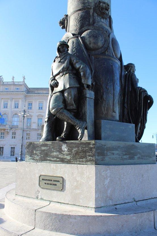 Monumento Leonardo Manzi