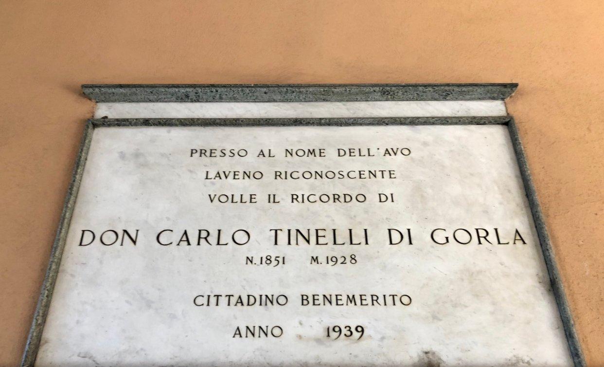 Targa commemorativa a Carlo Tinelli