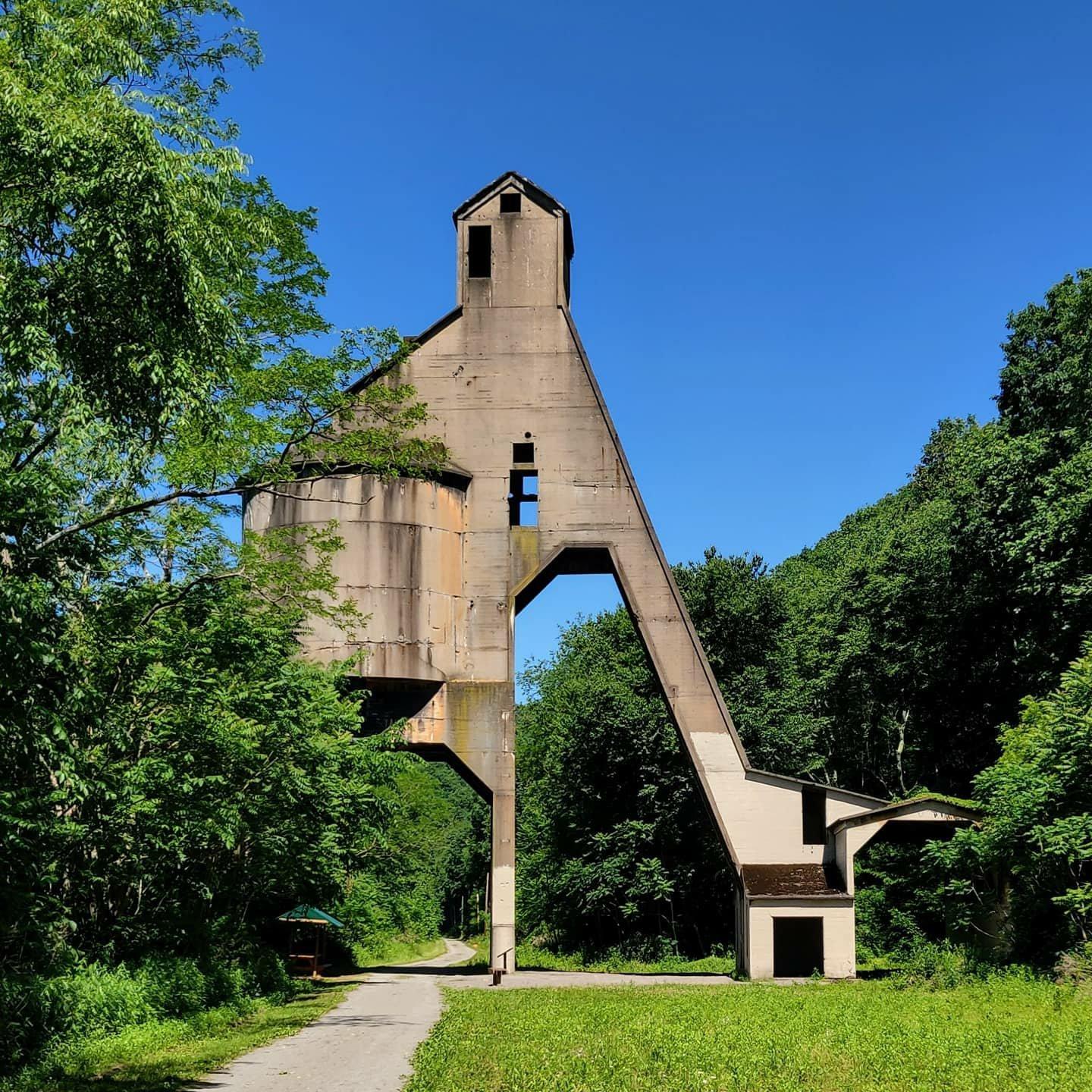 Armstrong Trail - Phillipston Parking