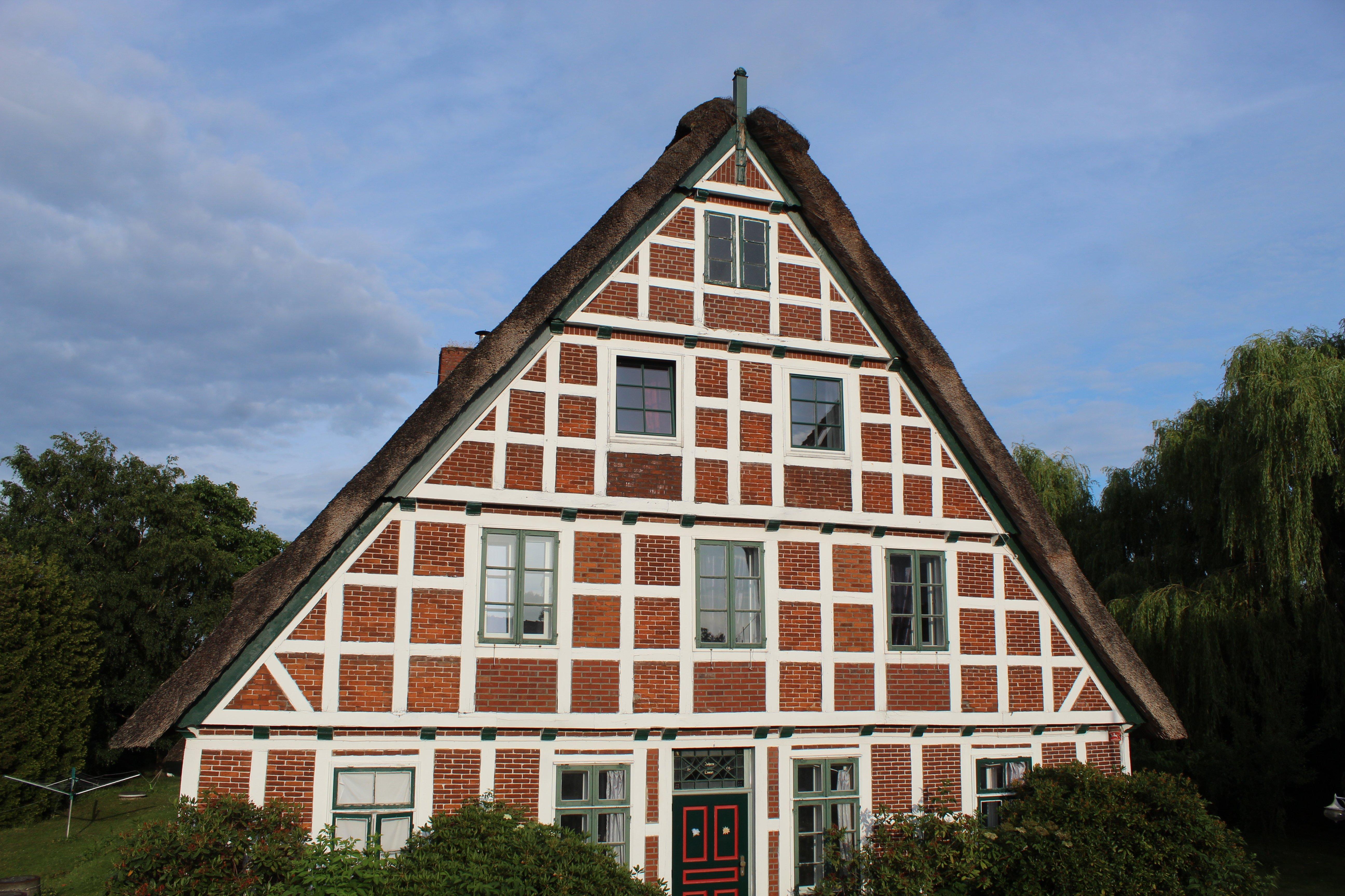 Fraulein Sonntag-Gastehaus