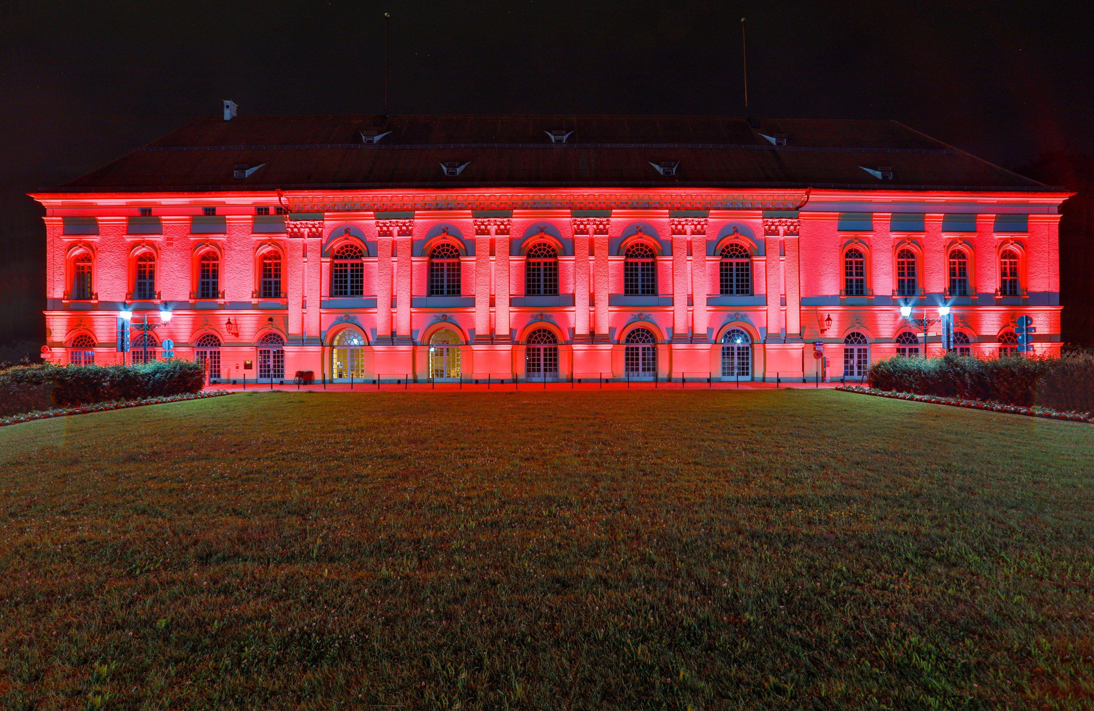 Schloss Dachau Cafe Restaurant