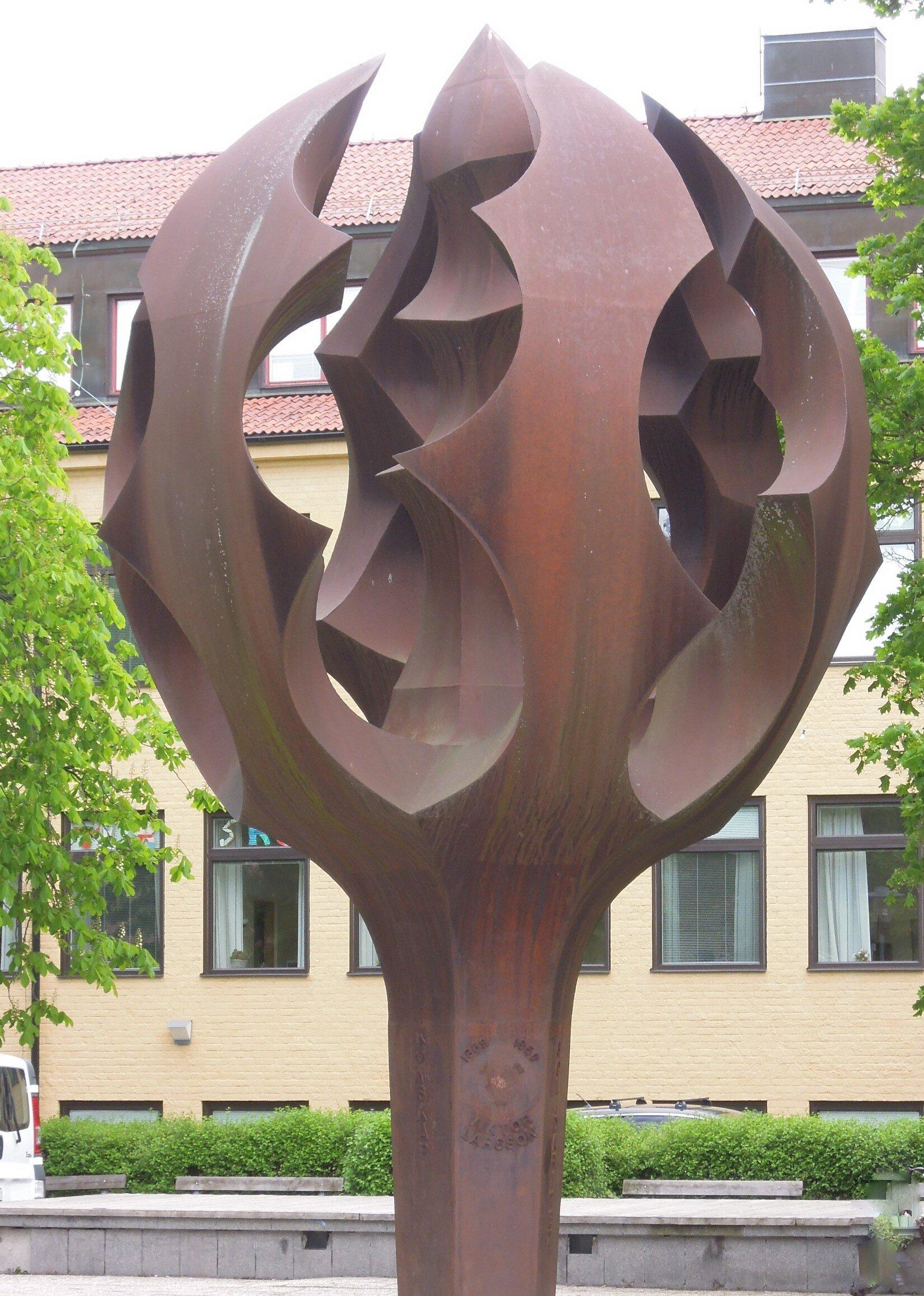 Statyn ''kunskapens Träd''