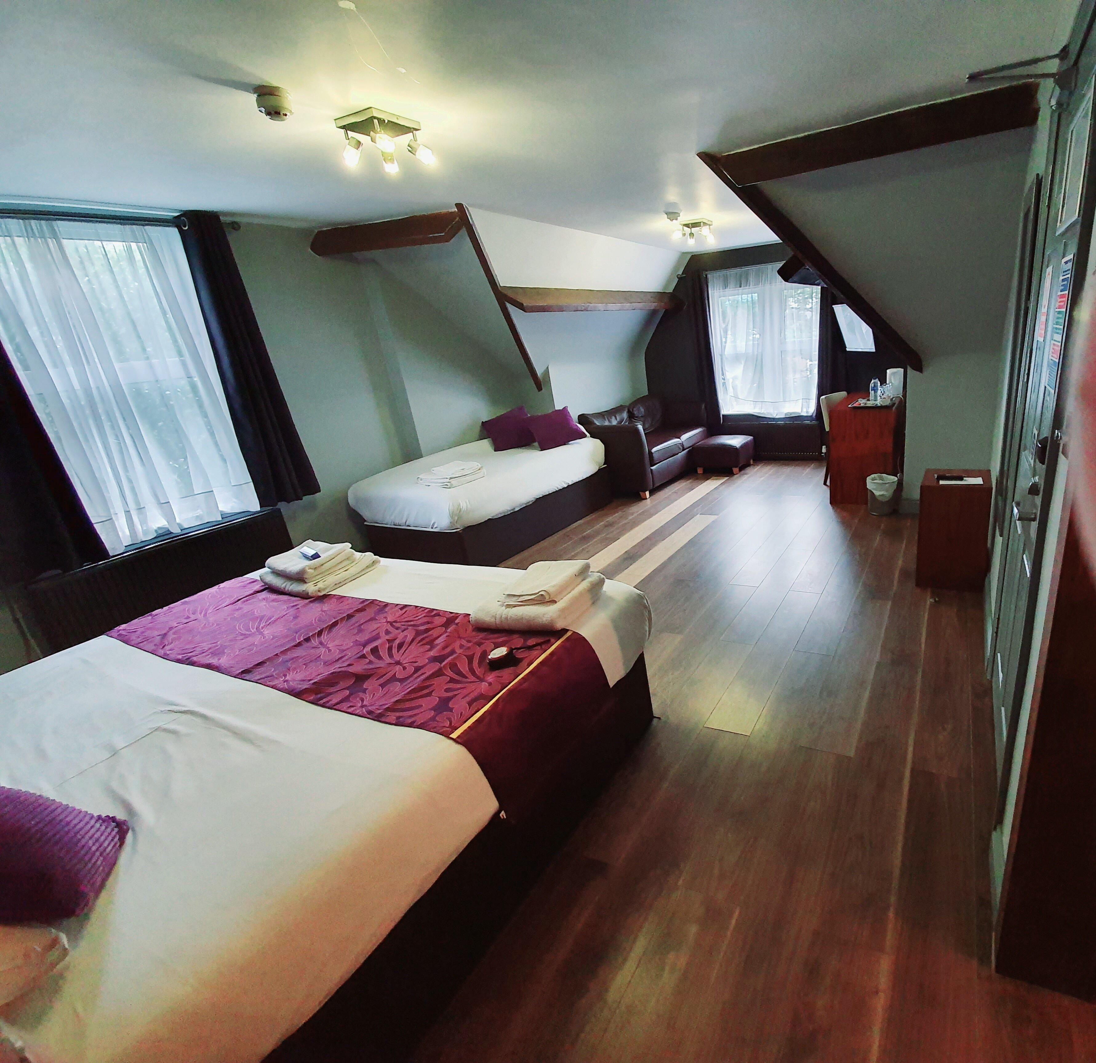 Bennetts Hotel, Restaurant & Bar