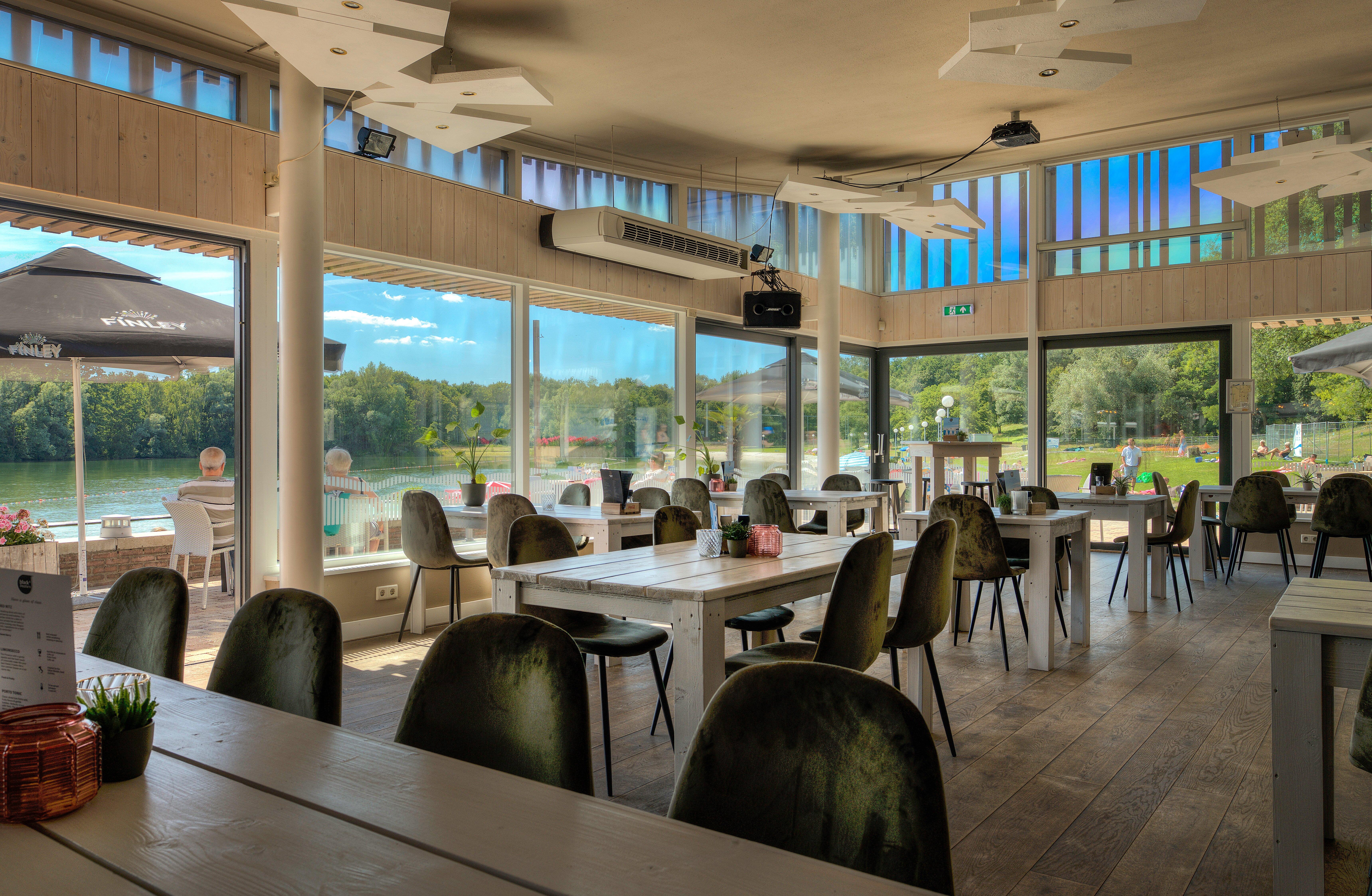 Photo by anoukraaijmakers