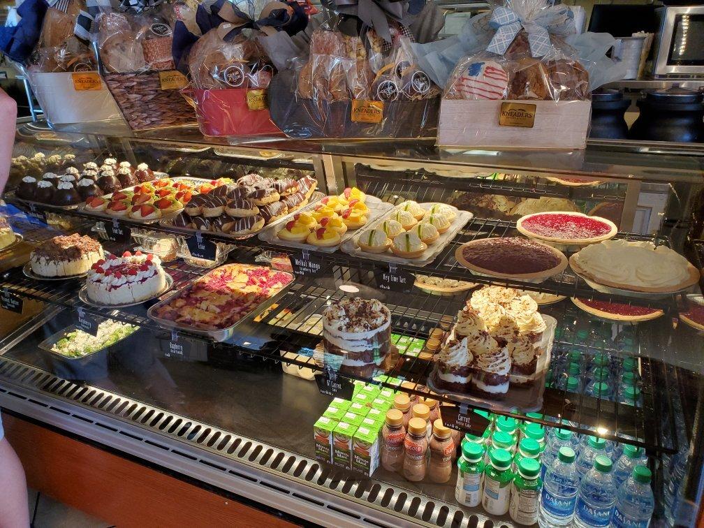 Kneaders Bakery