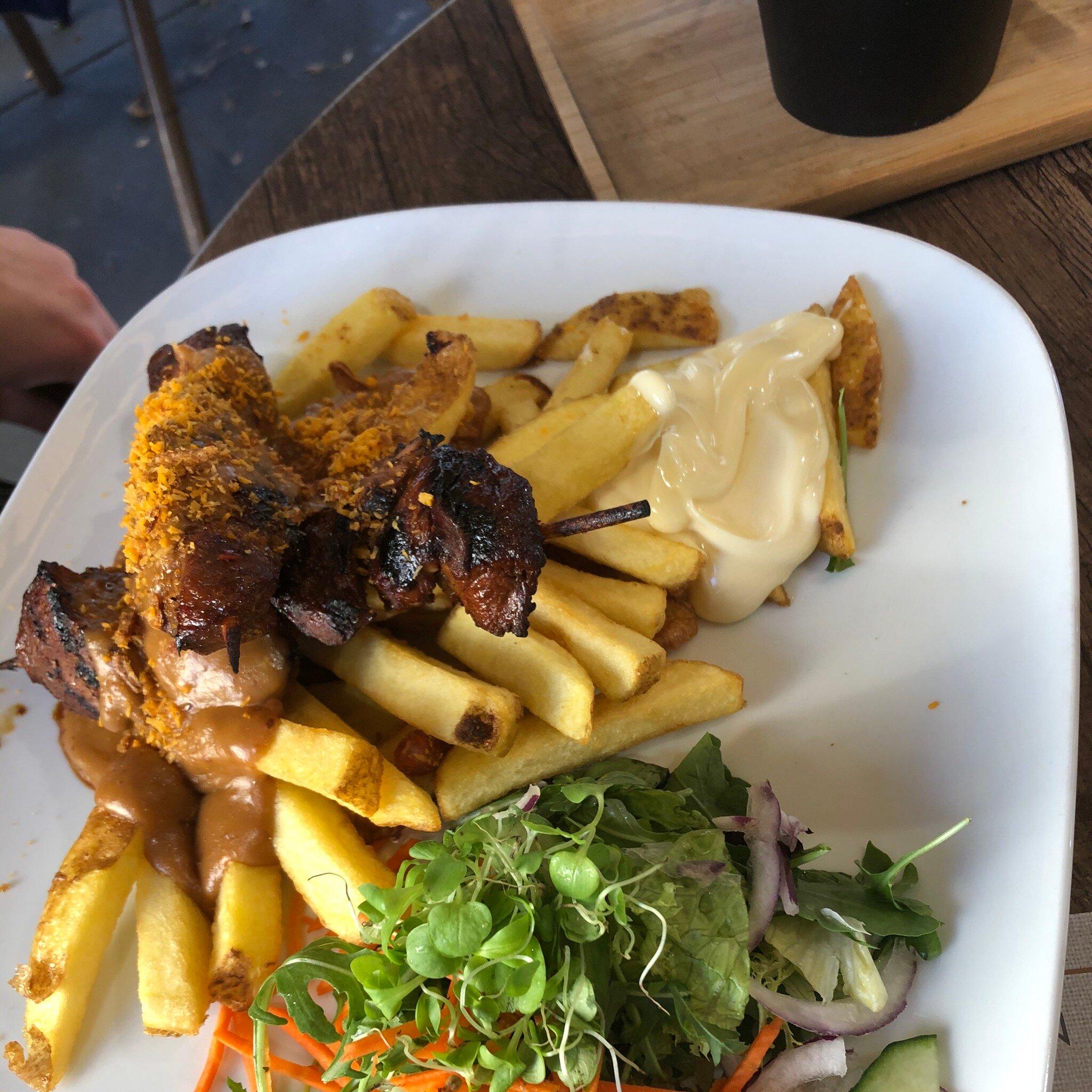 Next Door Riche Restaurant