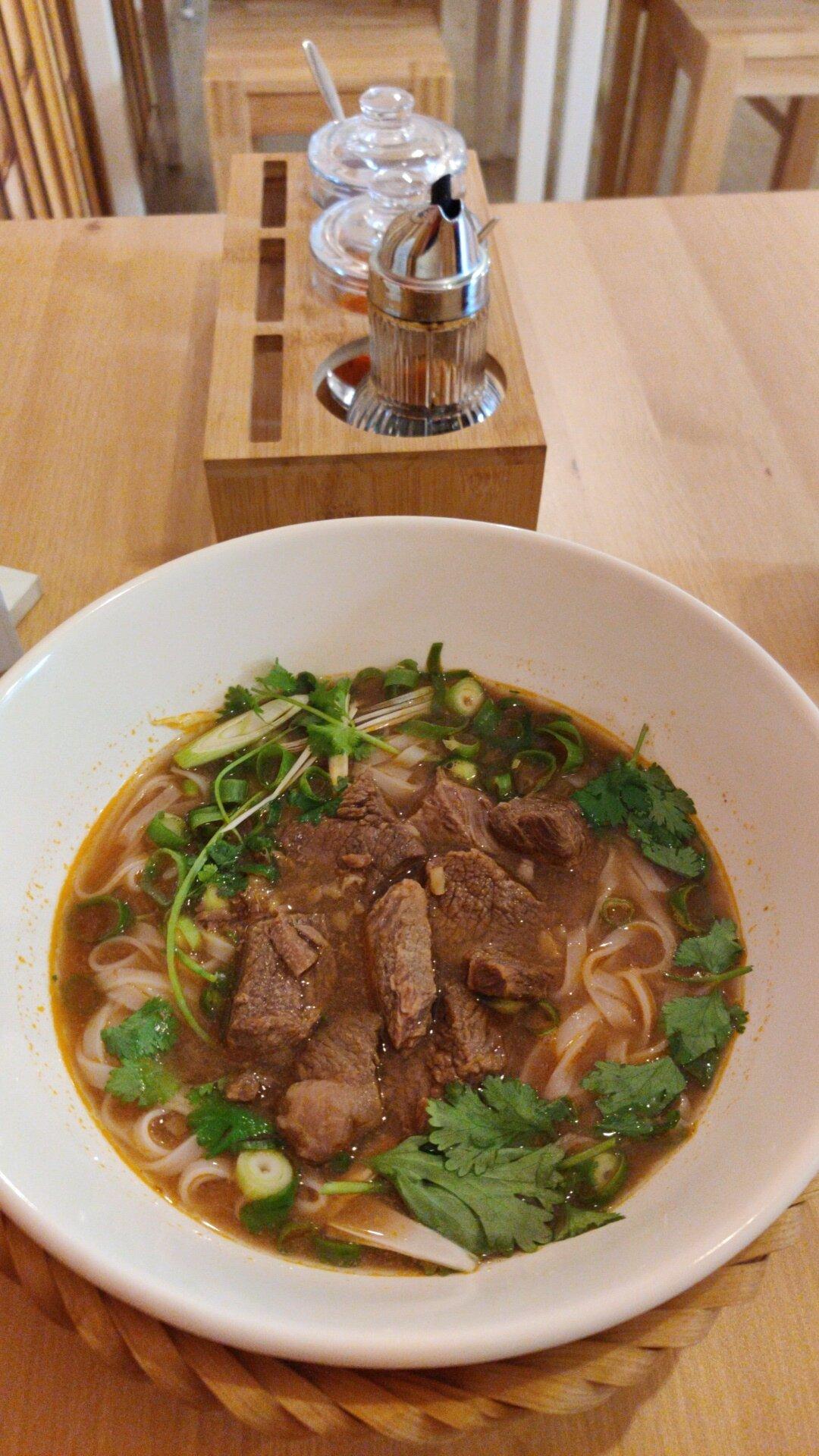 Sen Vietnamese Street Food