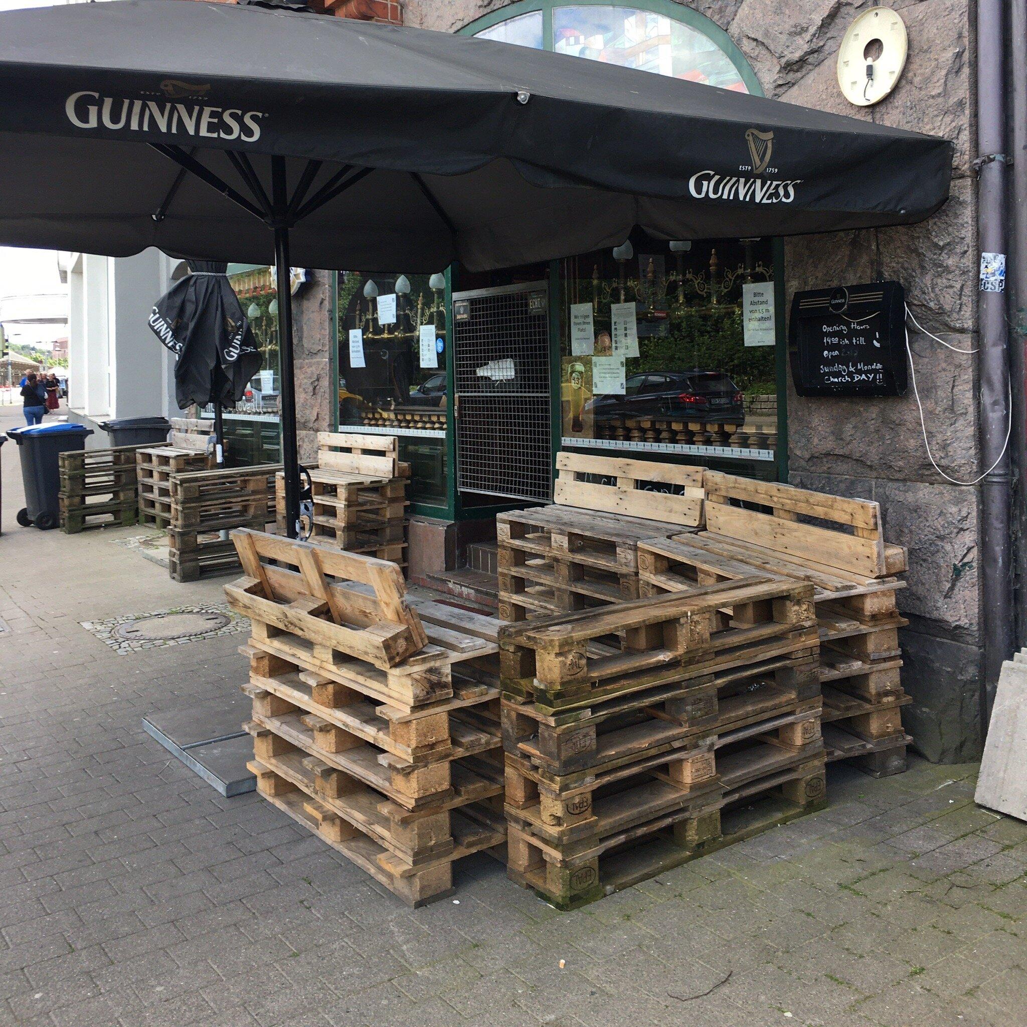 McMelson Old English Pub