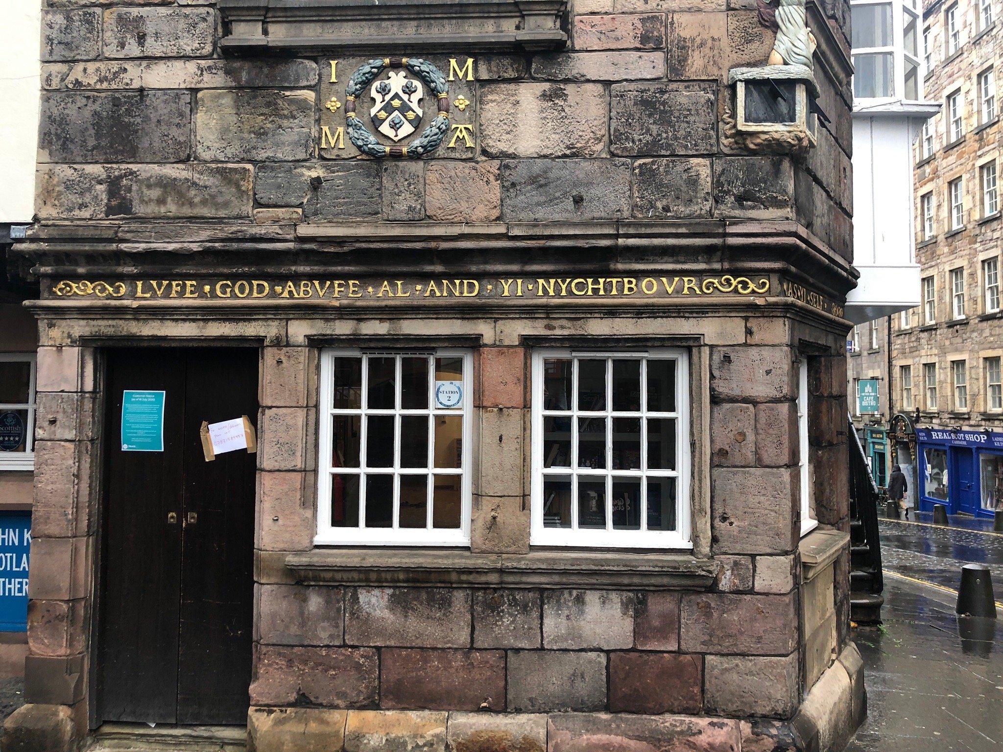 Wellhead At John Knox House