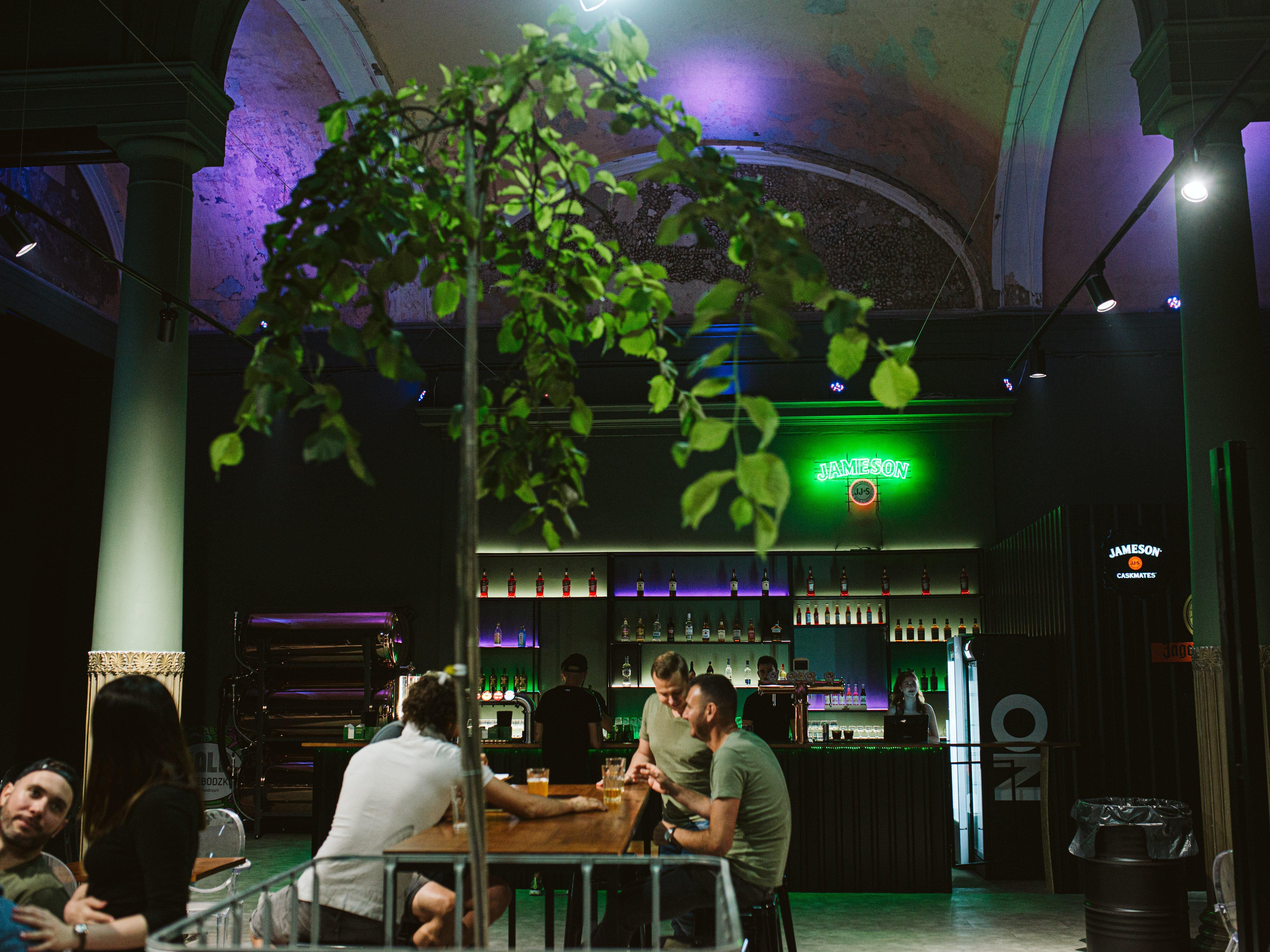 Hala Swiebodzki Bar & Food Court