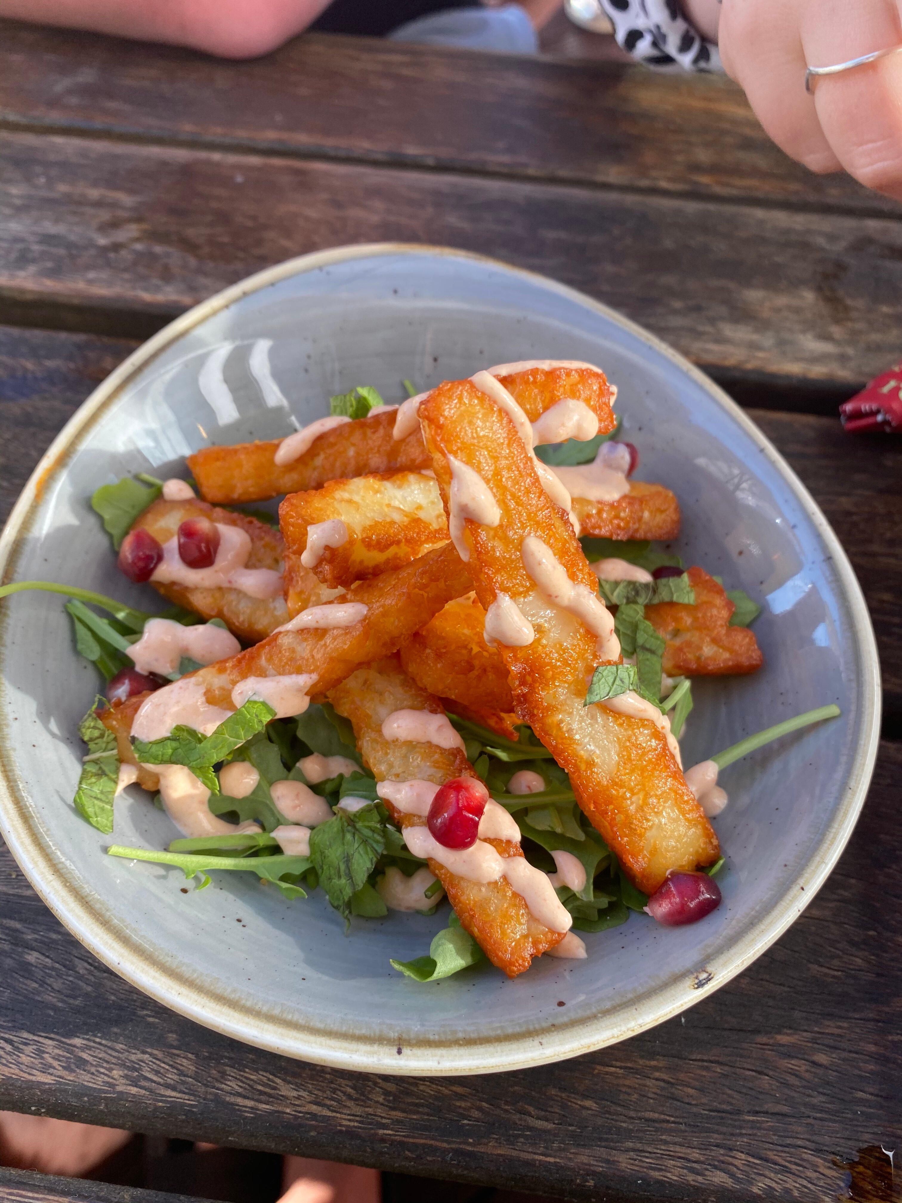 Photo by estherclissettt