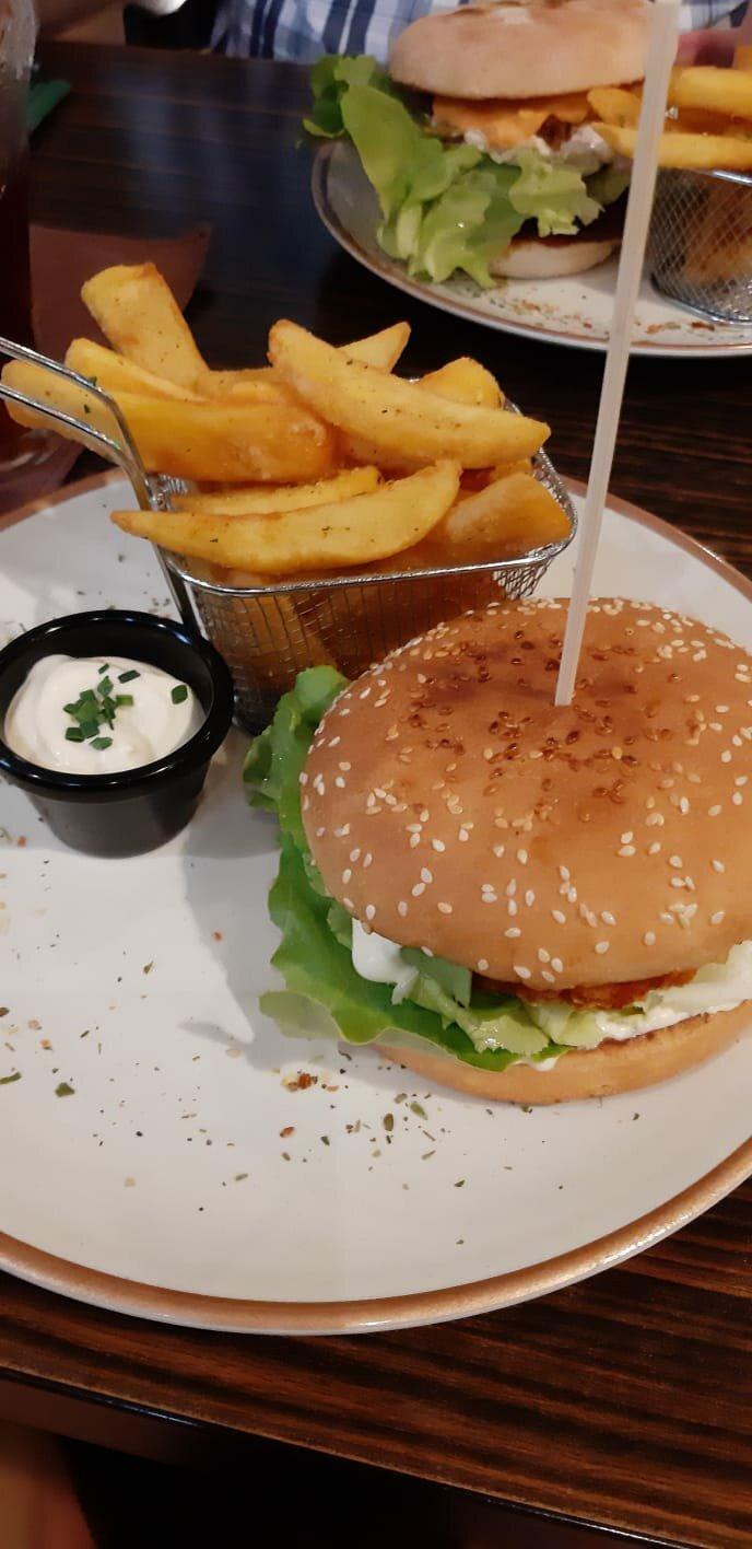 Movie Pub & Restaurant