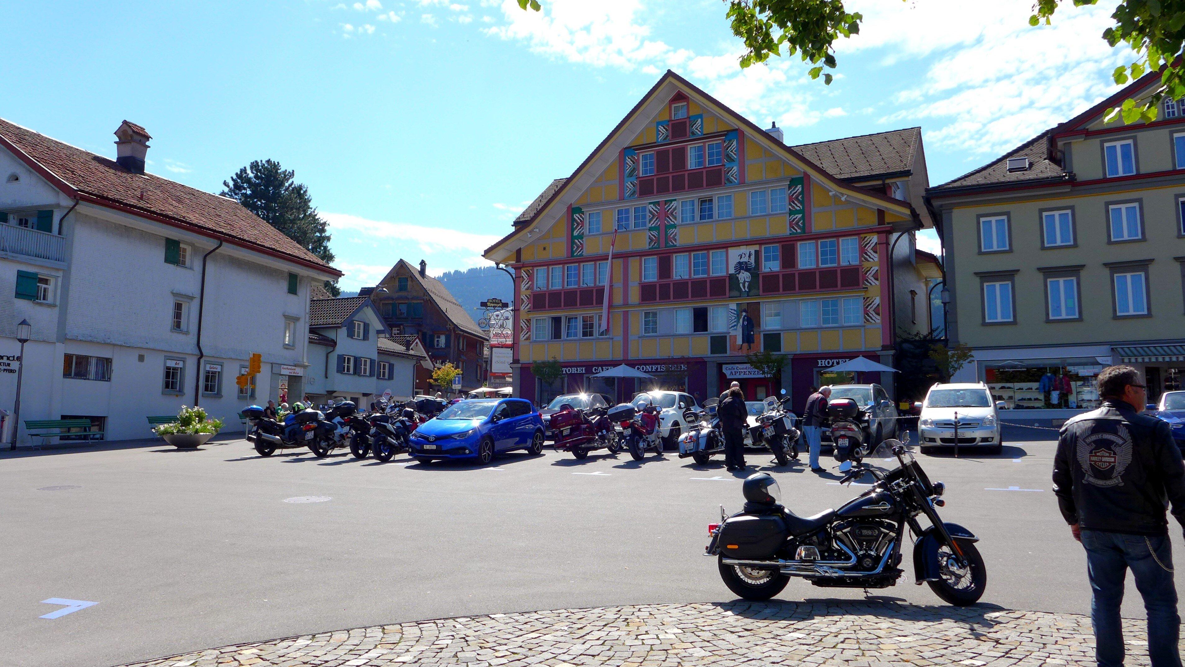 Landsgemeinde-Brunnen - Cantonal Assembly Fountain
