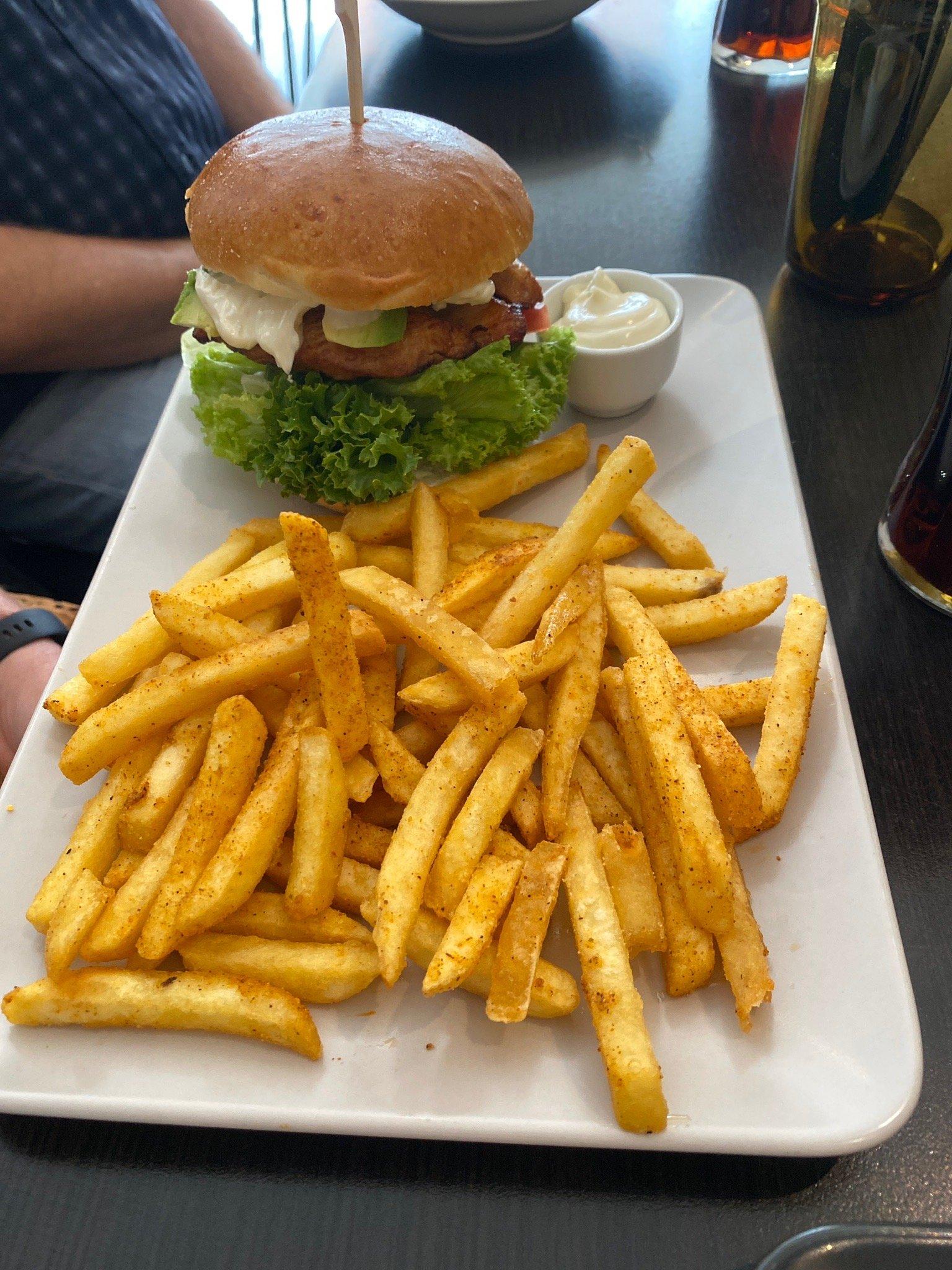 Alina's Sandwich & Grill