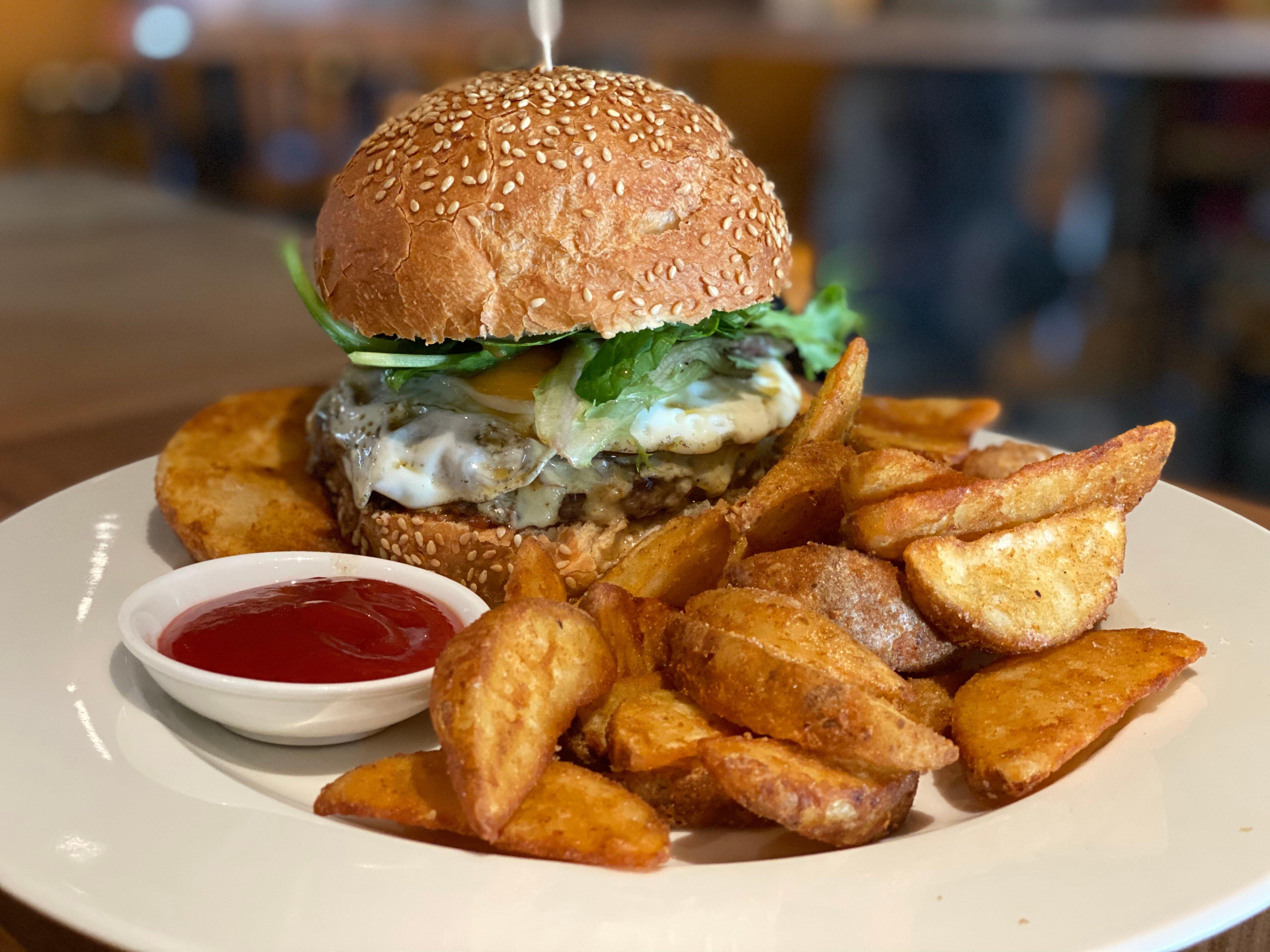 The full moon saloon