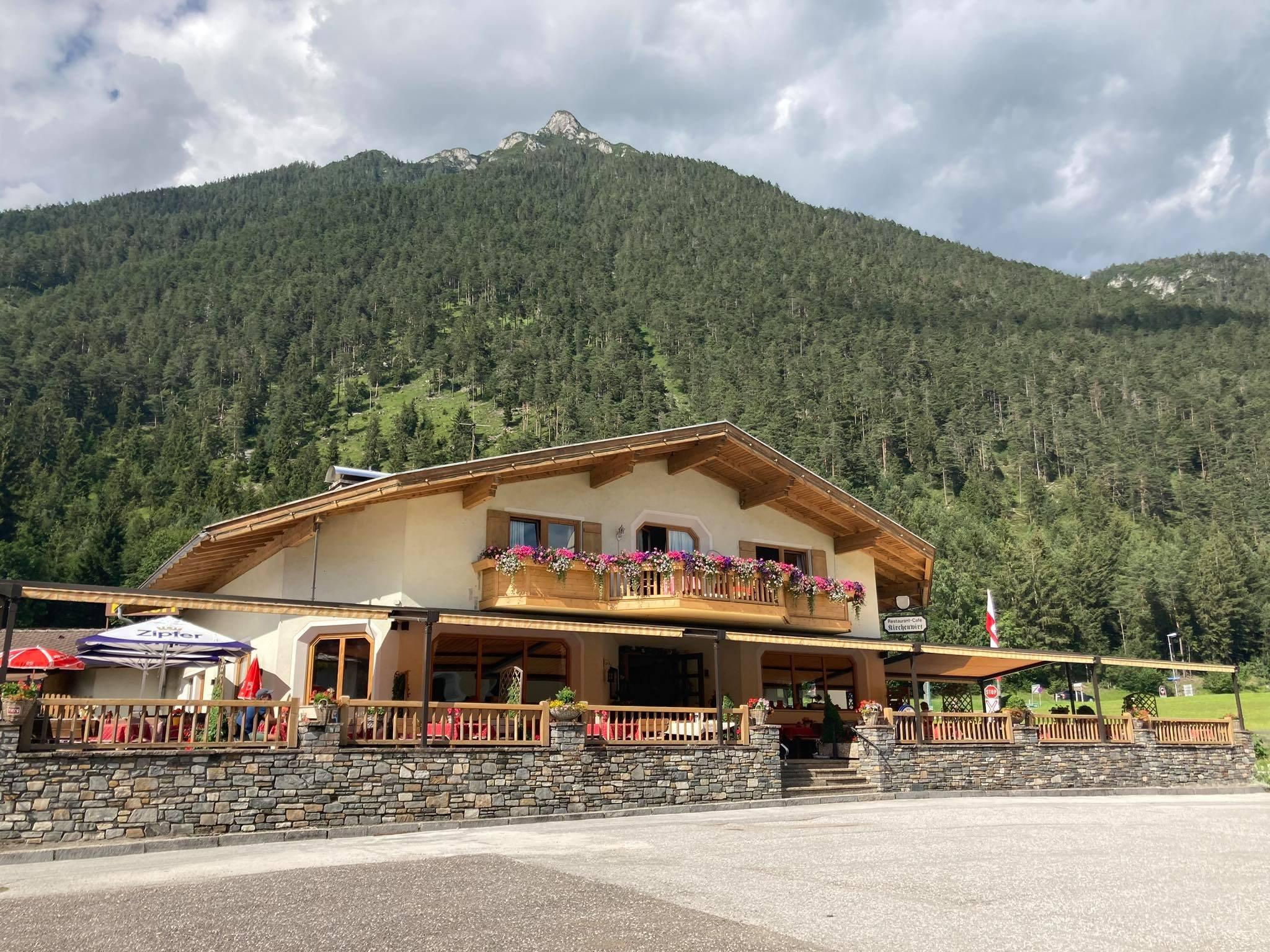 Gasthaus Kirchenwirt durchgehend warme Küche Kinderspielpatz