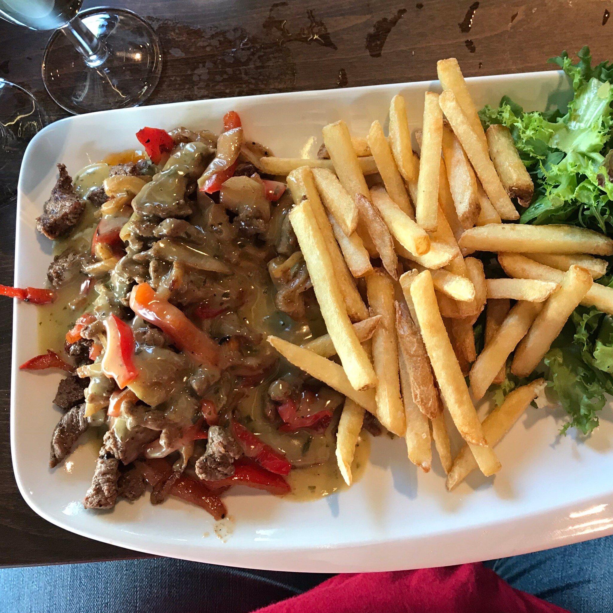 Tya Bakeri, Kafé & Bar