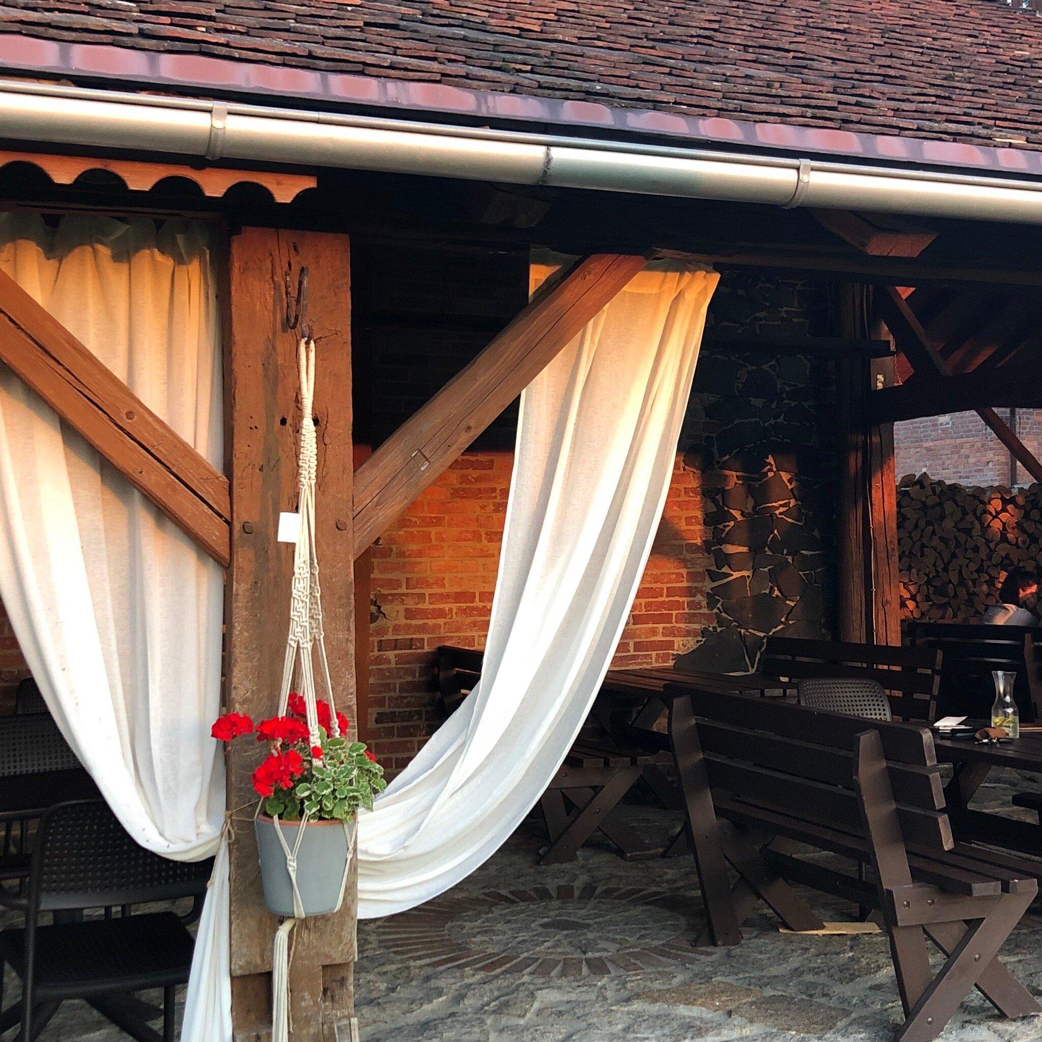 Winiarnia i Restauracja Hanna