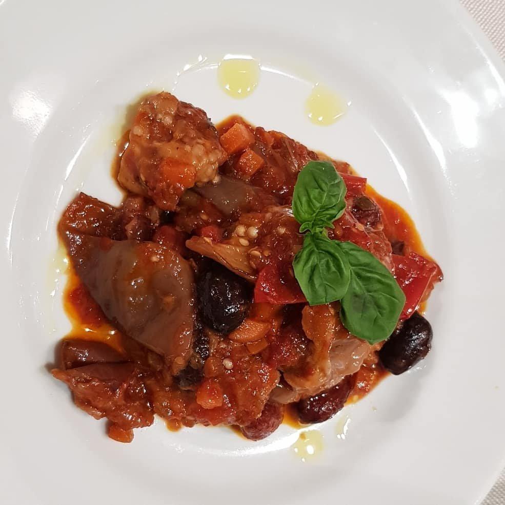 Un Tavolino Sullo Stretto