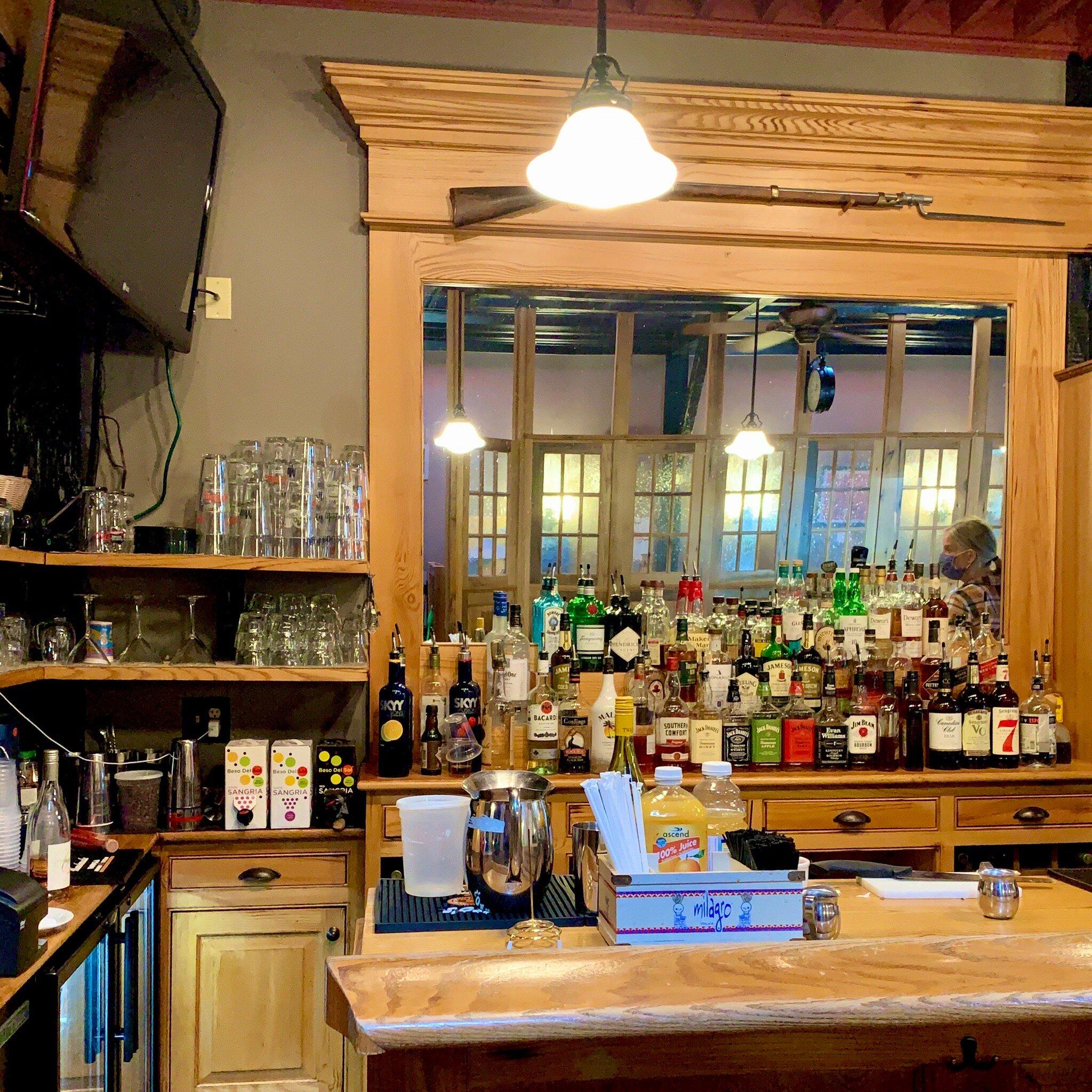 Lisa's Crown & Hammer Pub & Restaurant