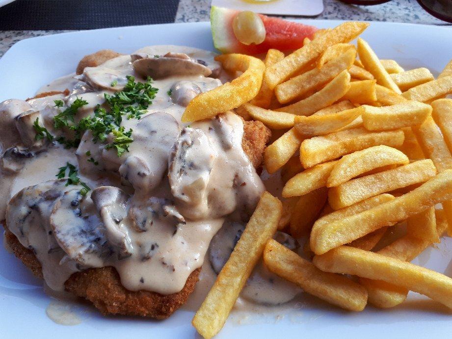 Mayer's Restaurant & Cafe