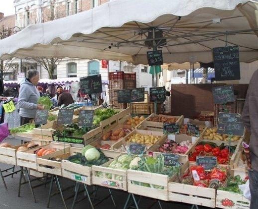 Marché Hebdomadaire Du Dimanche