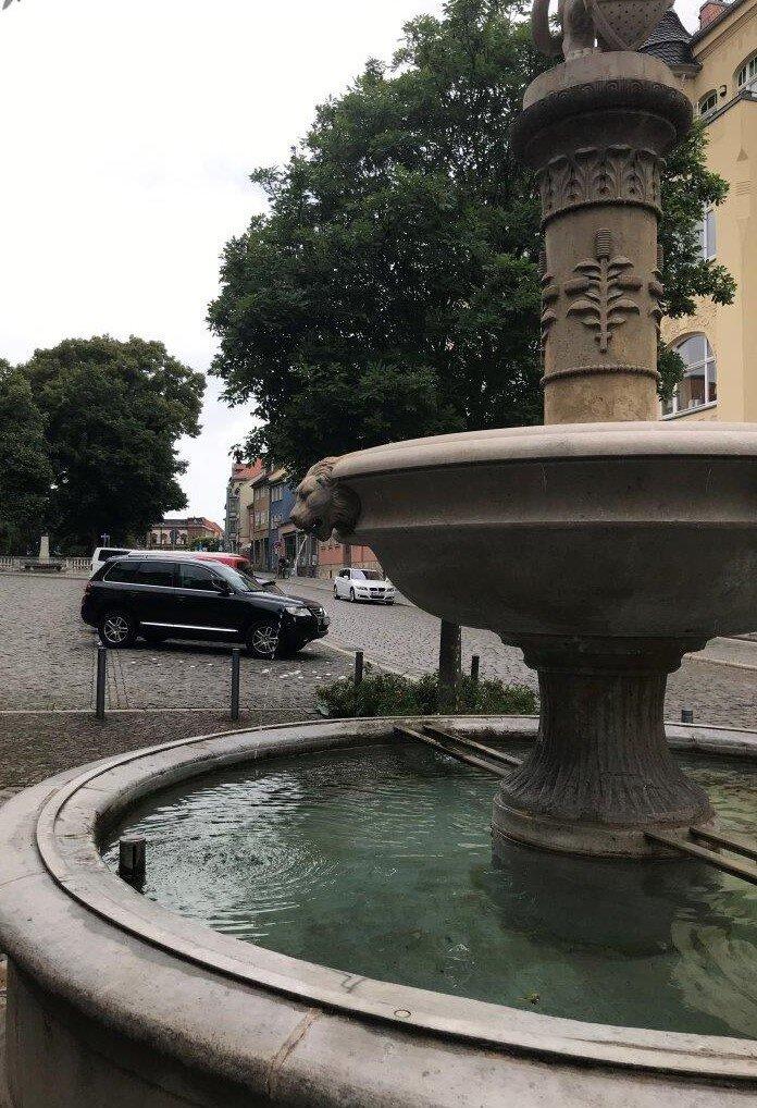 Delphinbrunnen