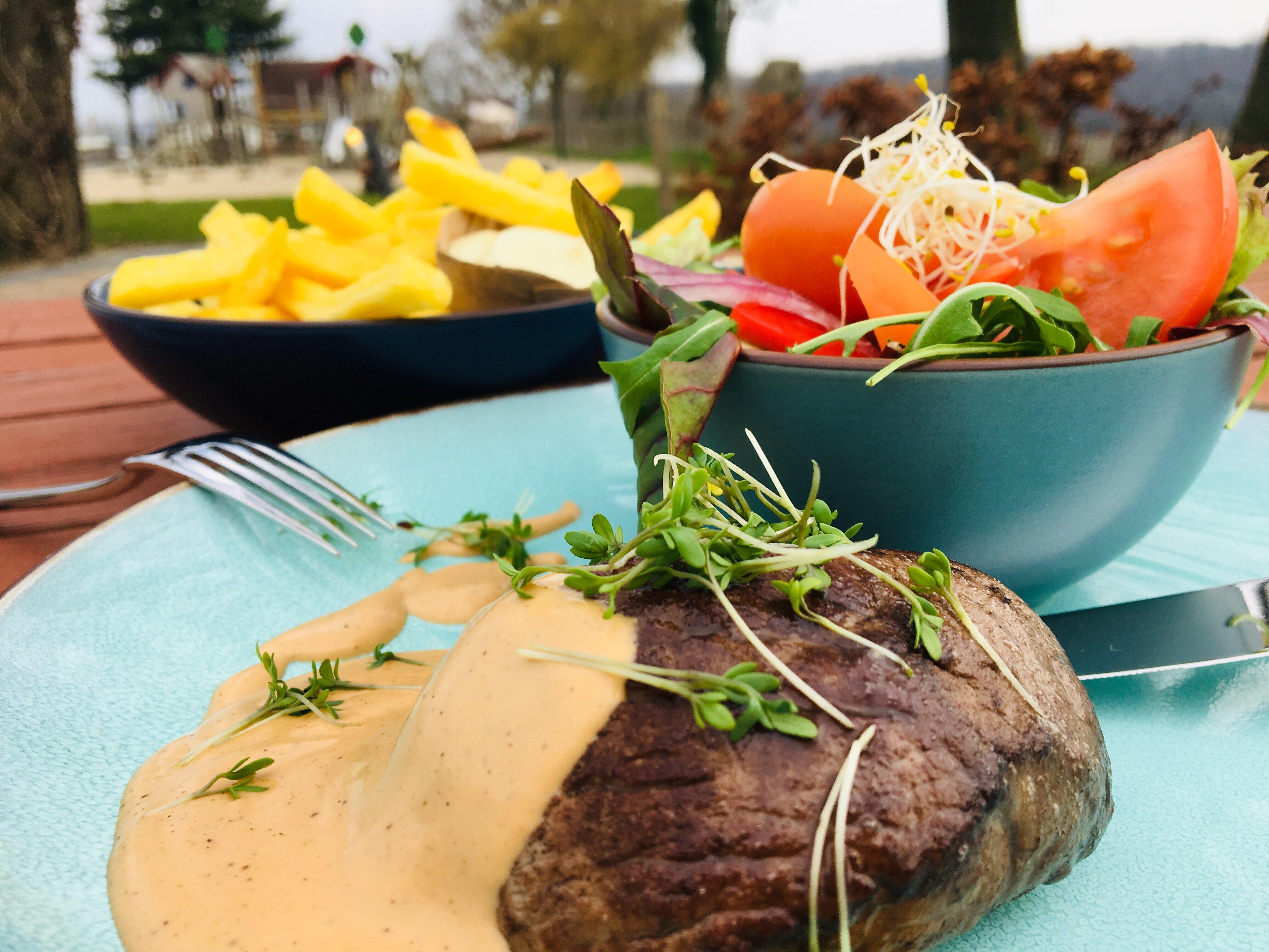 Jantje zag eens pruimen hangen