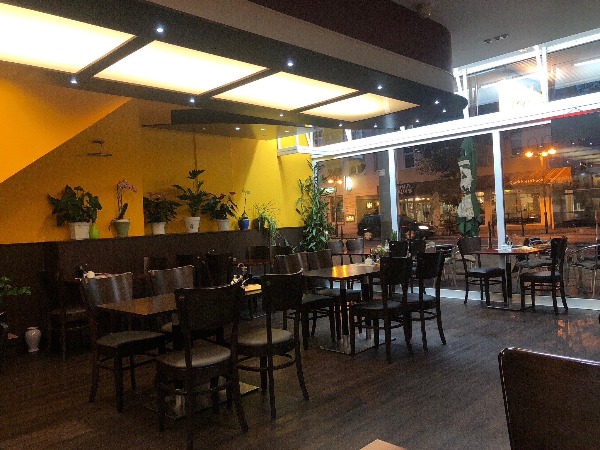 Binh AN, Asian Food & Sushi Bar