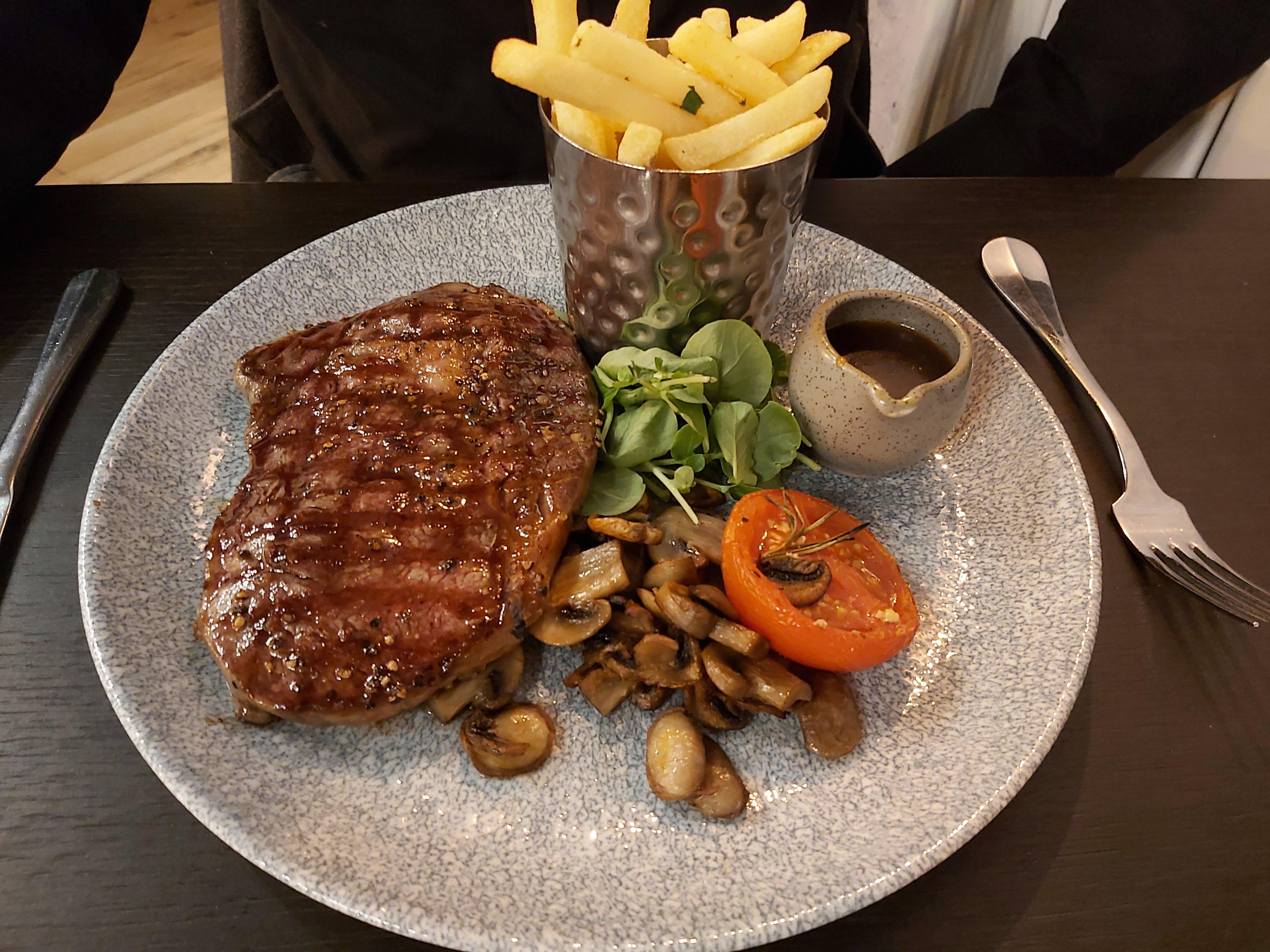 Escape Restaurant & Bar