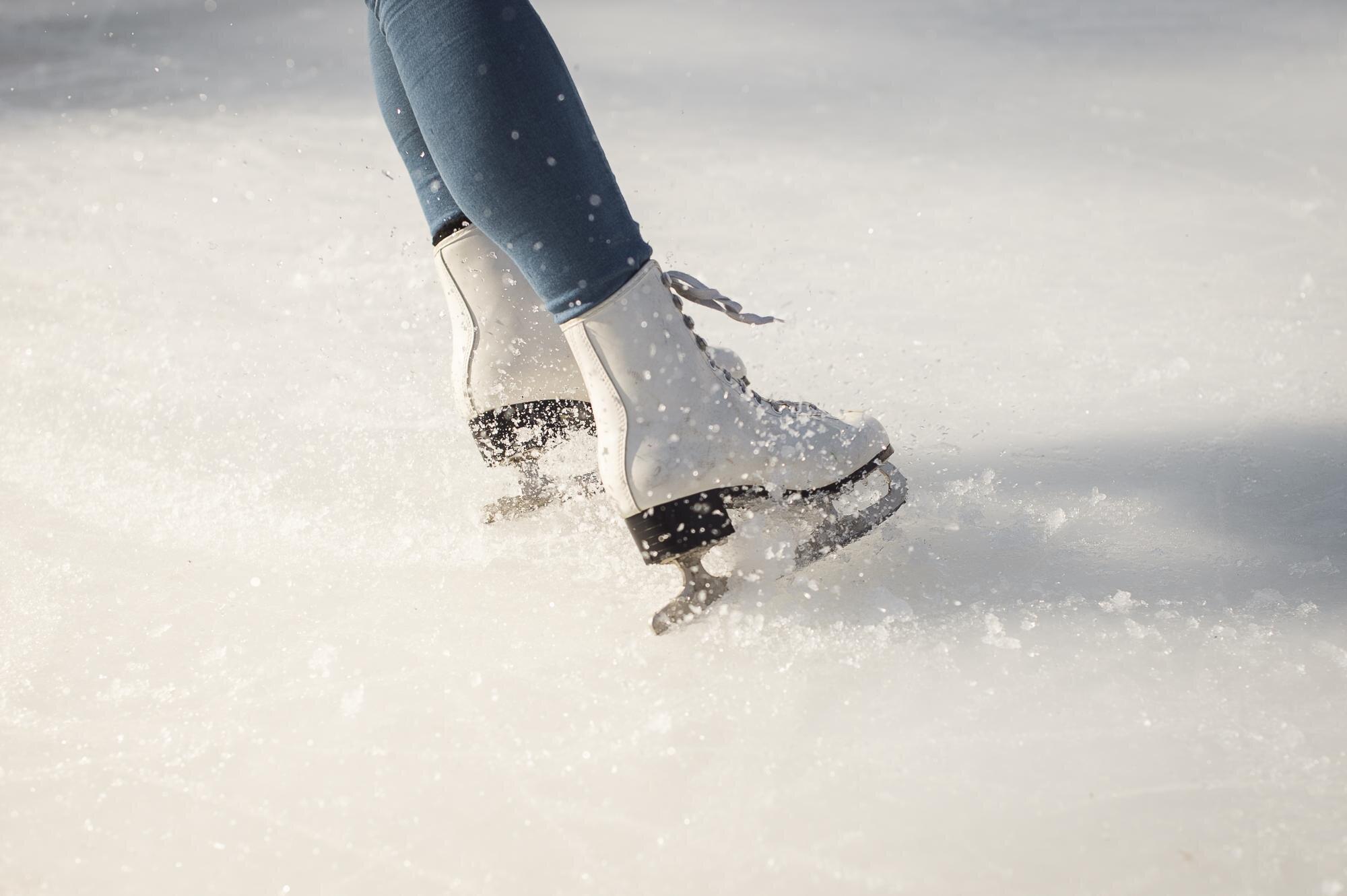 Centre Des Sports De Villars - Les Bains Et La Patinoire
