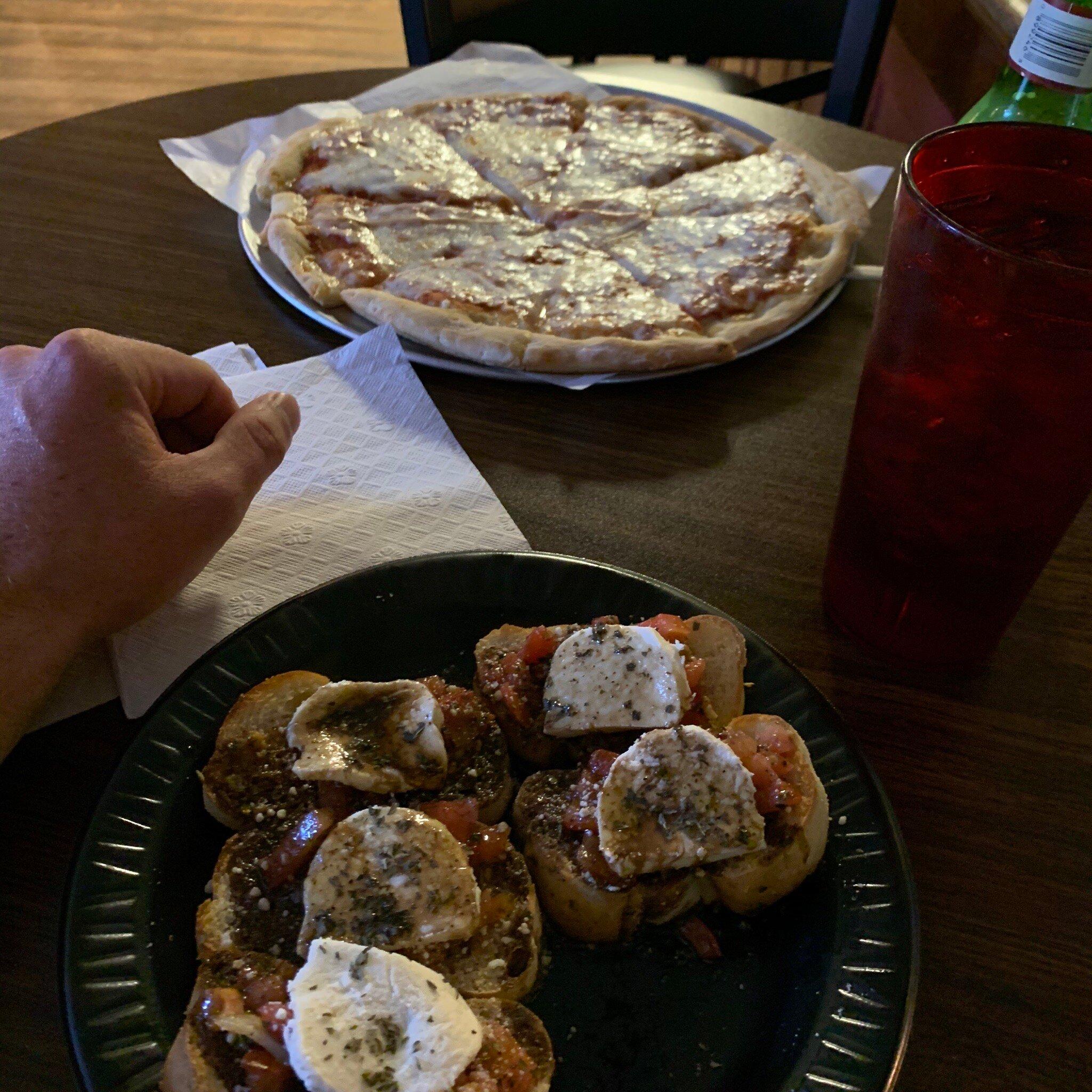 Mom Maruca's Pizza Shop