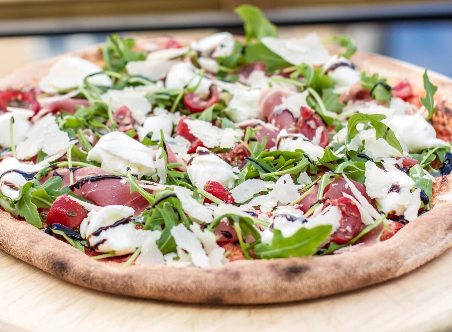 Jordan Tomas Pizza LYON MONTCHAT