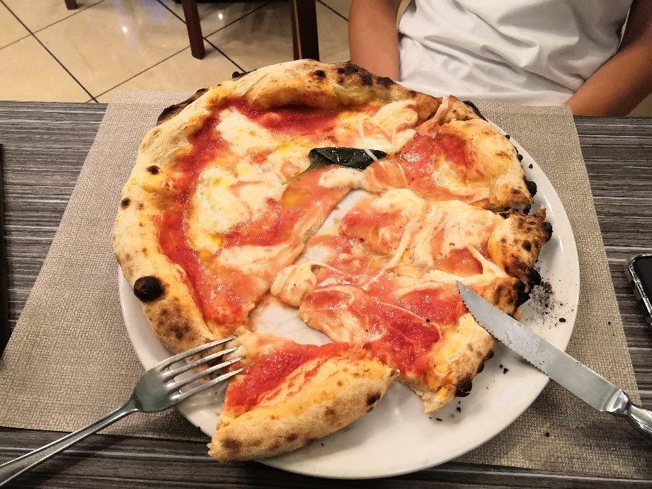 La Gioconda guarda Napoli