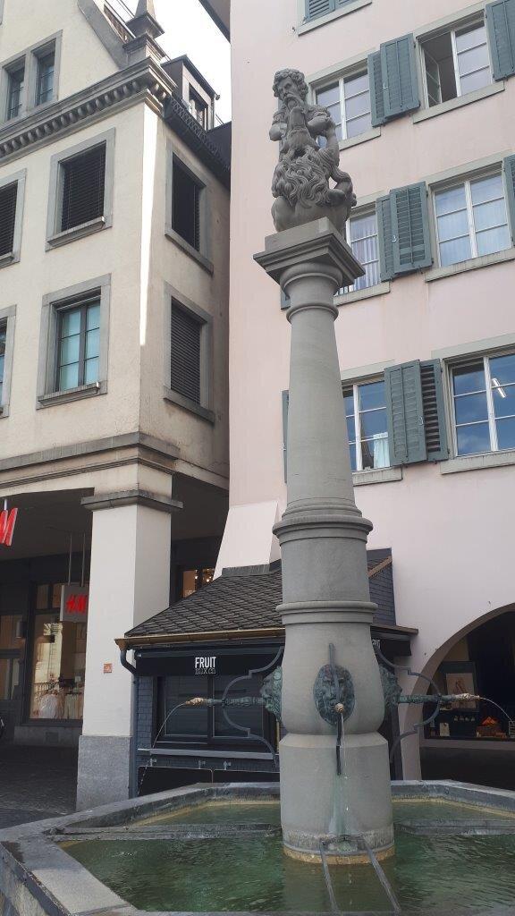 Fischmarkt-, Samsonbrunnen