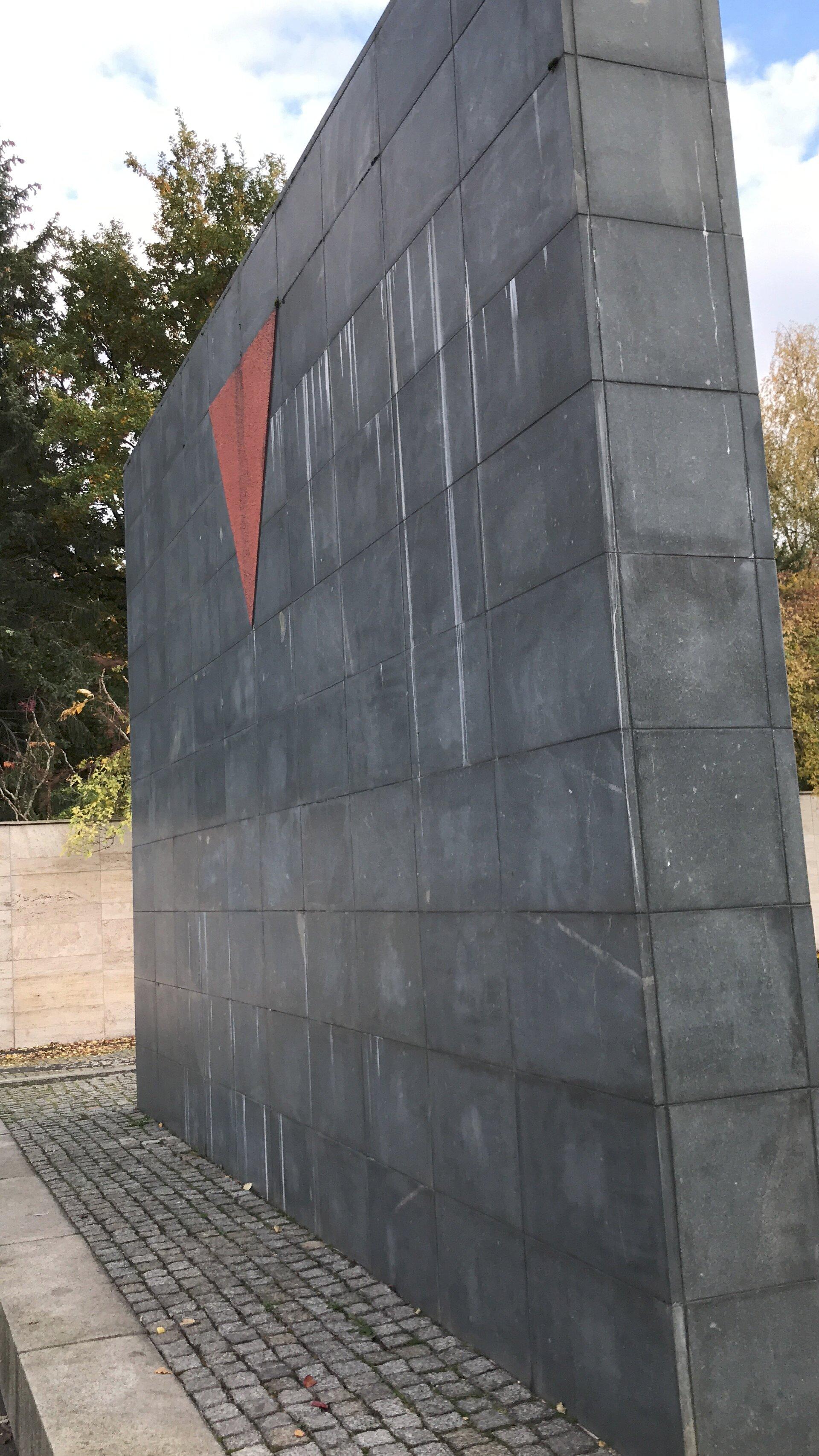 Ehrenmal am Schwanenteich