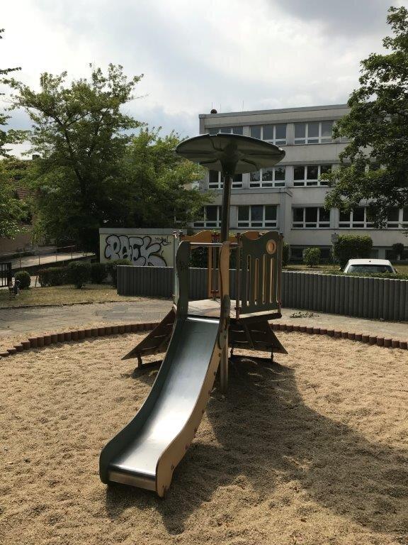 Spielplatz bei Zwickauer Kinderhausverein - detske ihrisko