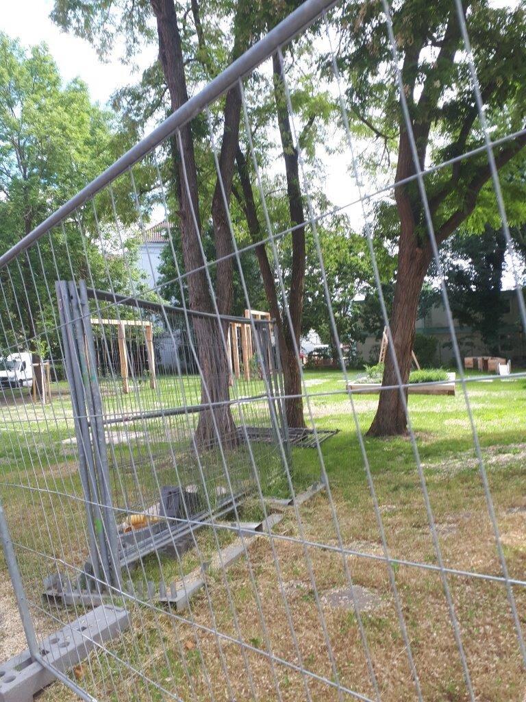 Öffentlicher Spielplatz Beim Kloster Zum Heiligen Kreuz