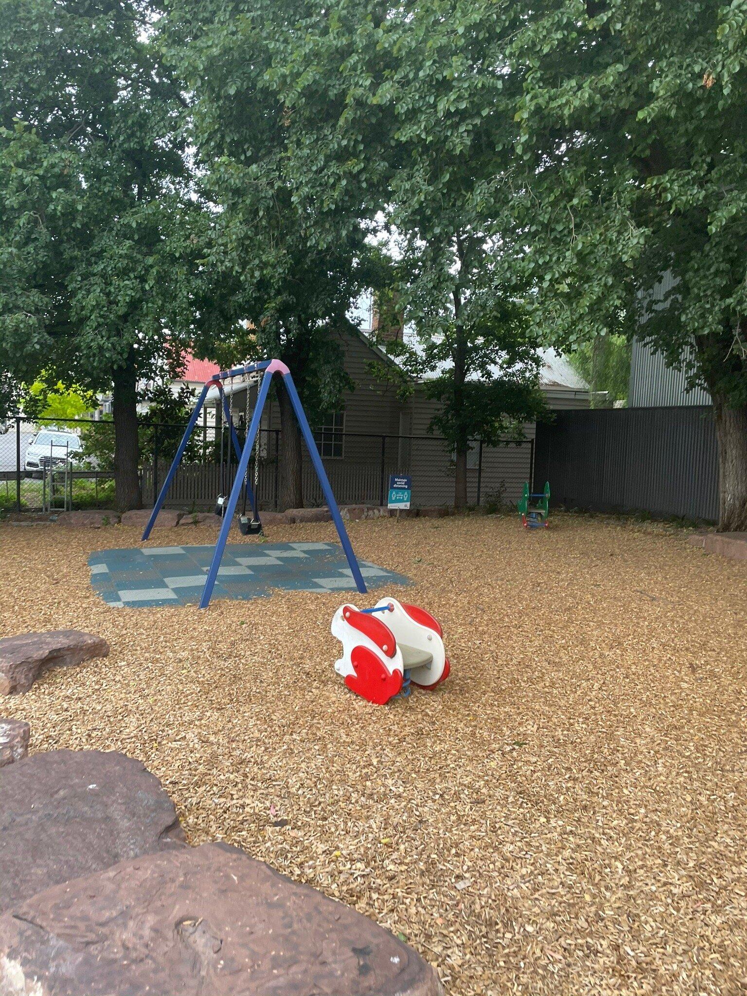 Pakington Street Reserve