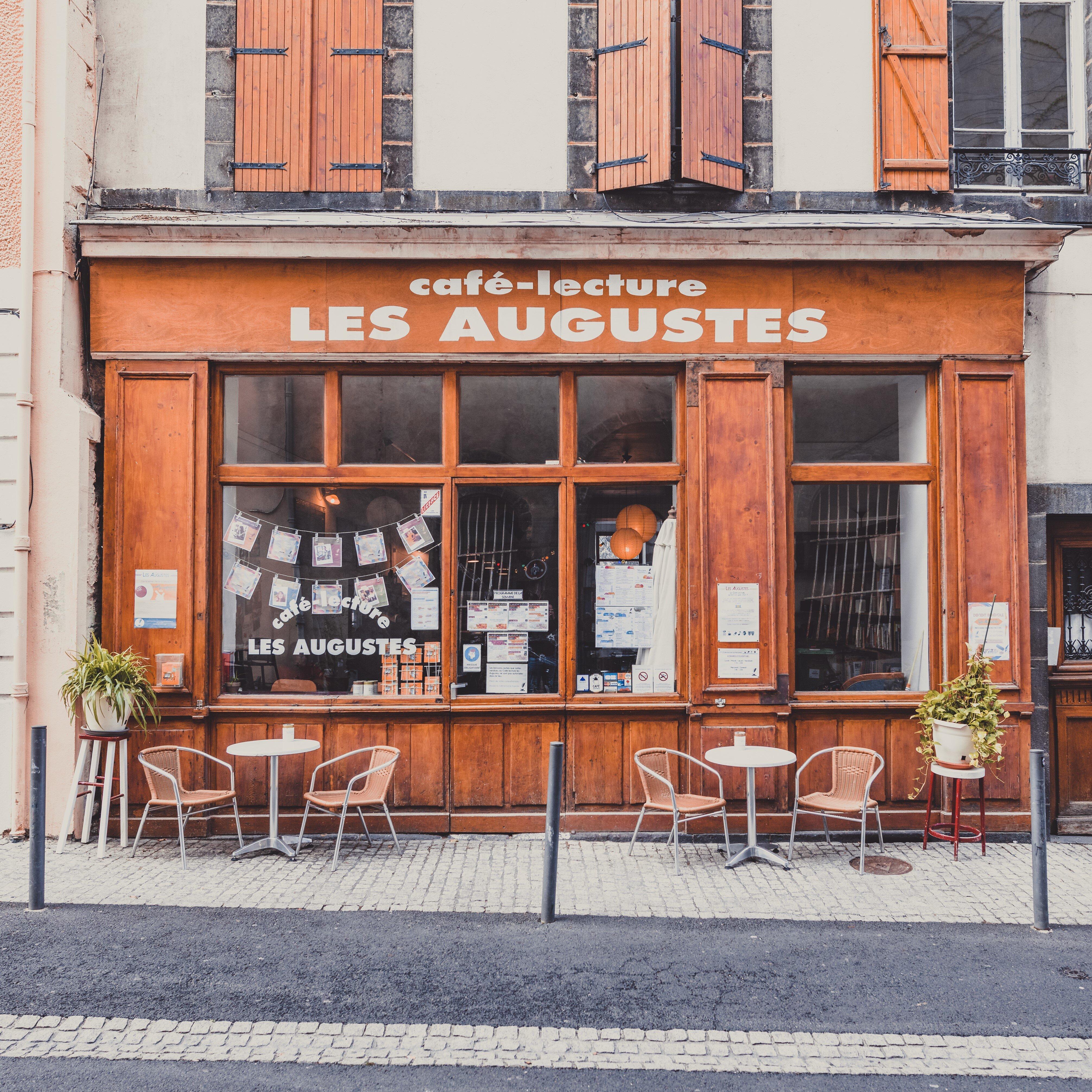 Le café-lecture Les Augustes