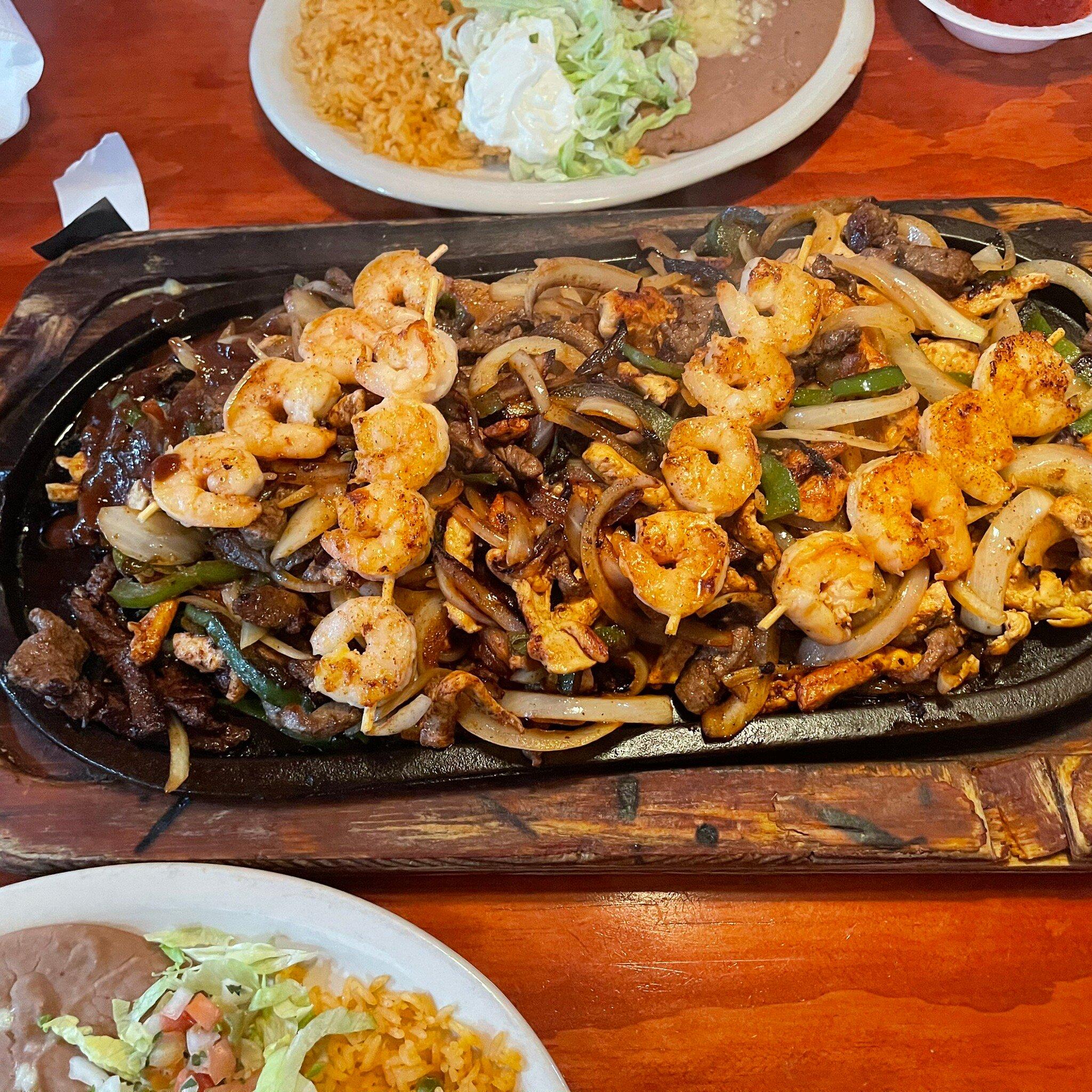 La Cazuela Mexican Grill