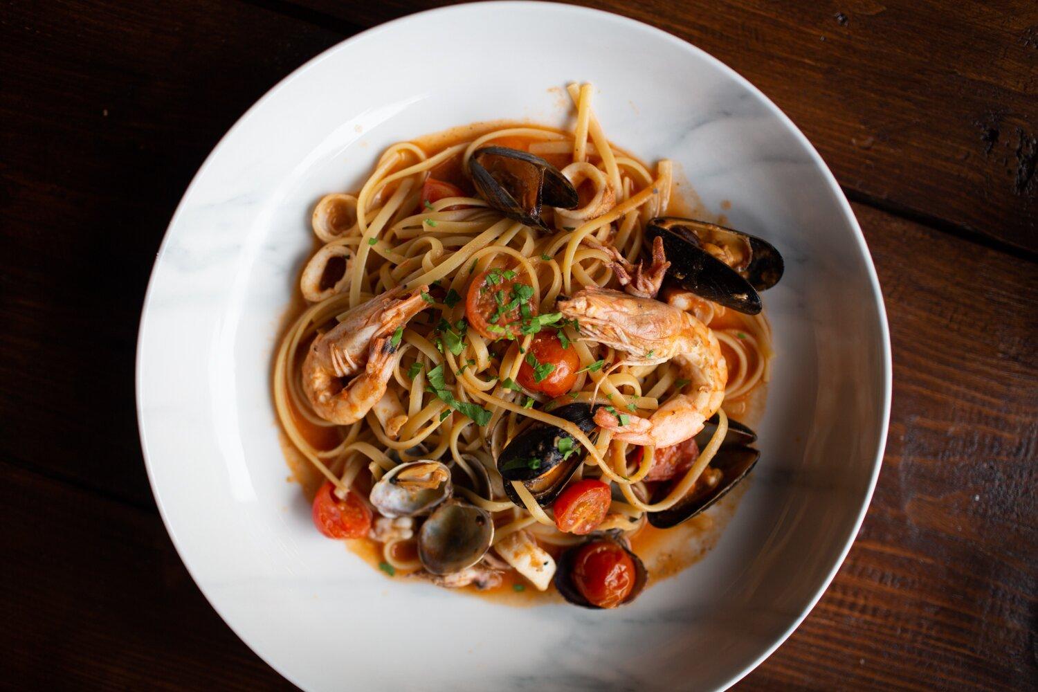 LagodiComo Bar & Restaurant